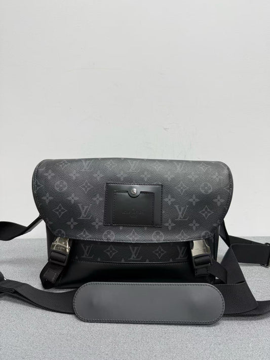 Louis Vuitton - Cambridge Messenger Bag - Monogram Eclipse coated canvas with black leather trim - Black