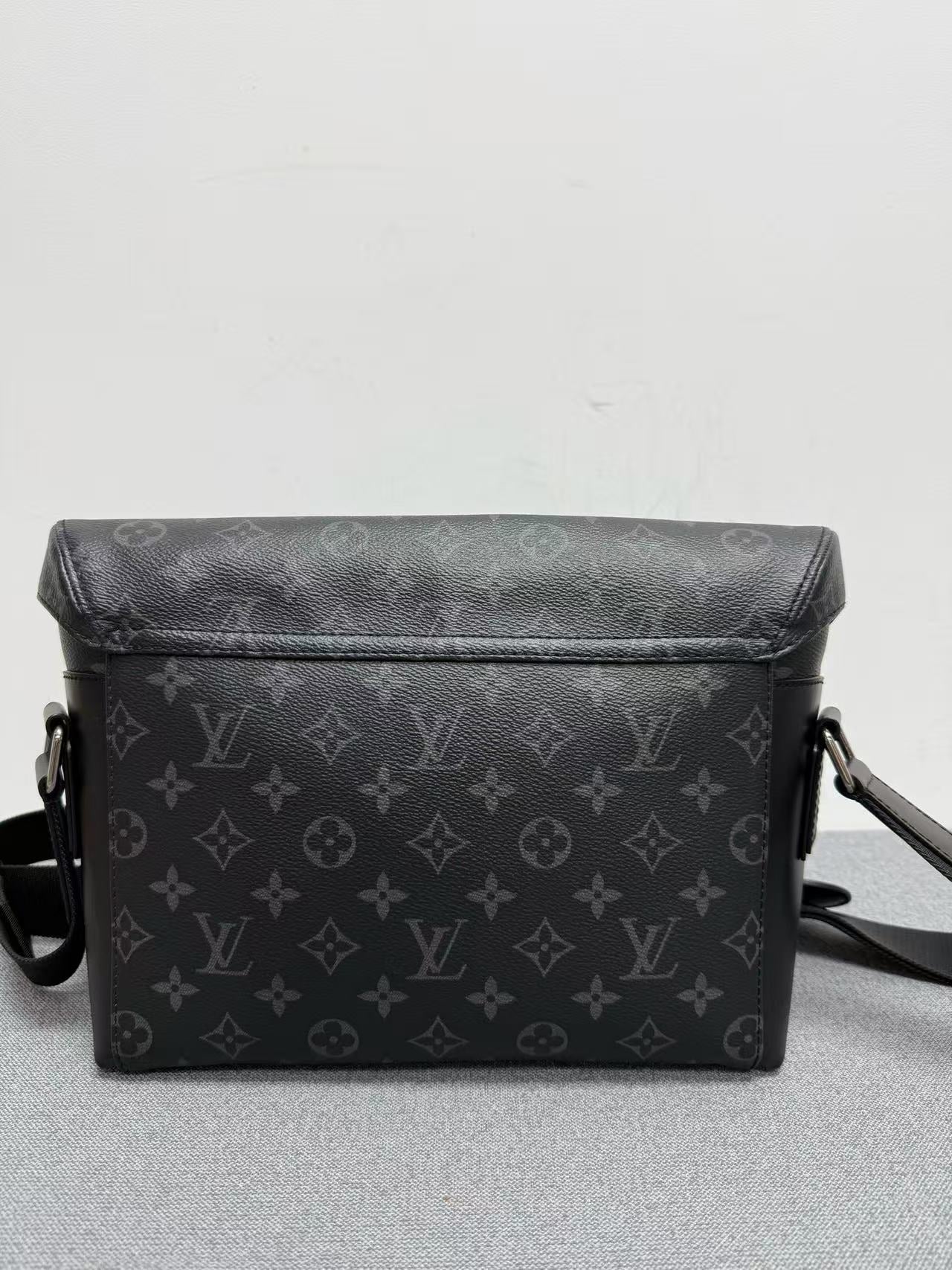 Louis Vuitton - Cambridge Messenger Bag - Monogram Eclipse coated canvas with black leather trim - Black