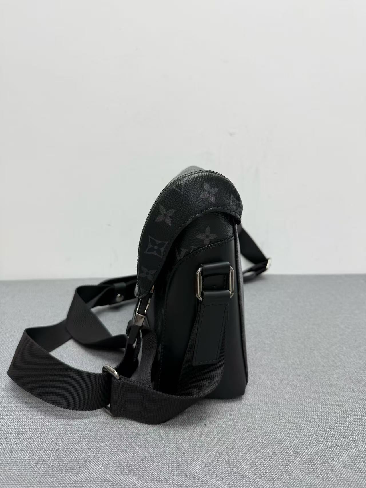 Louis Vuitton - Cambridge Messenger Bag - Monogram Eclipse coated canvas with black leather trim - Black