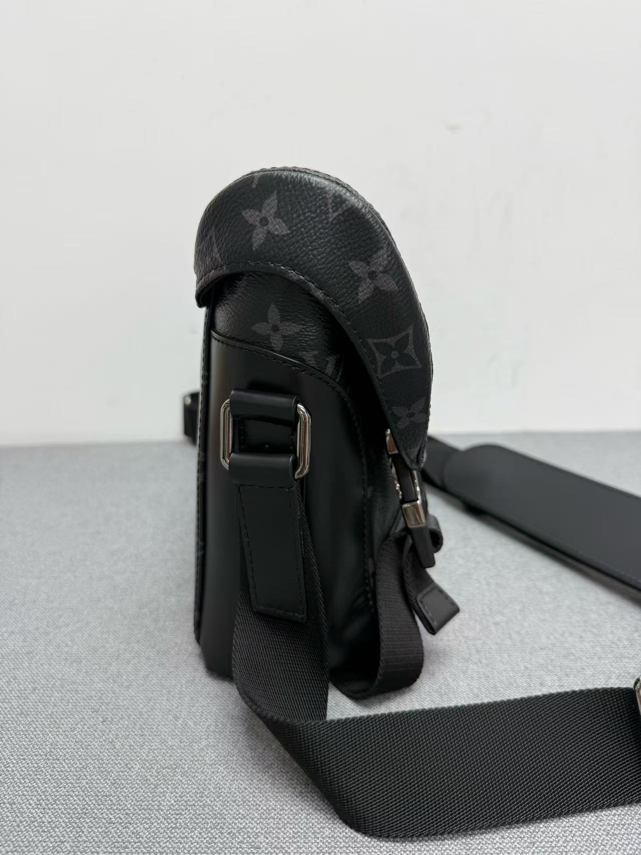 Louis Vuitton - Cambridge Messenger Bag - Monogram Eclipse coated canvas with black leather trim - Black