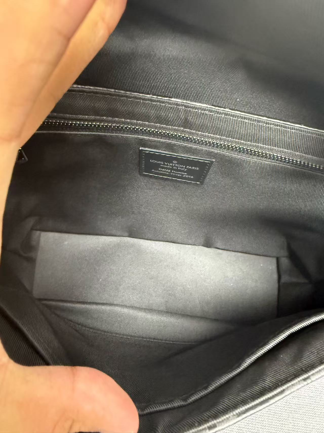 Louis Vuitton - Cambridge Messenger Bag - Monogram Eclipse coated canvas with black leather trim - Black