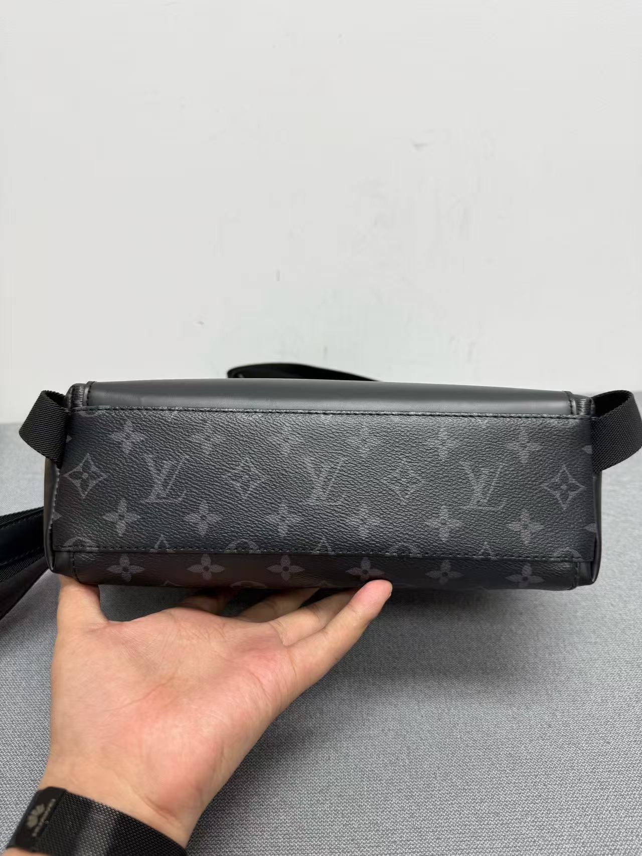 Louis Vuitton - Cambridge Messenger Bag - Monogram Eclipse coated canvas with black leather trim - Black