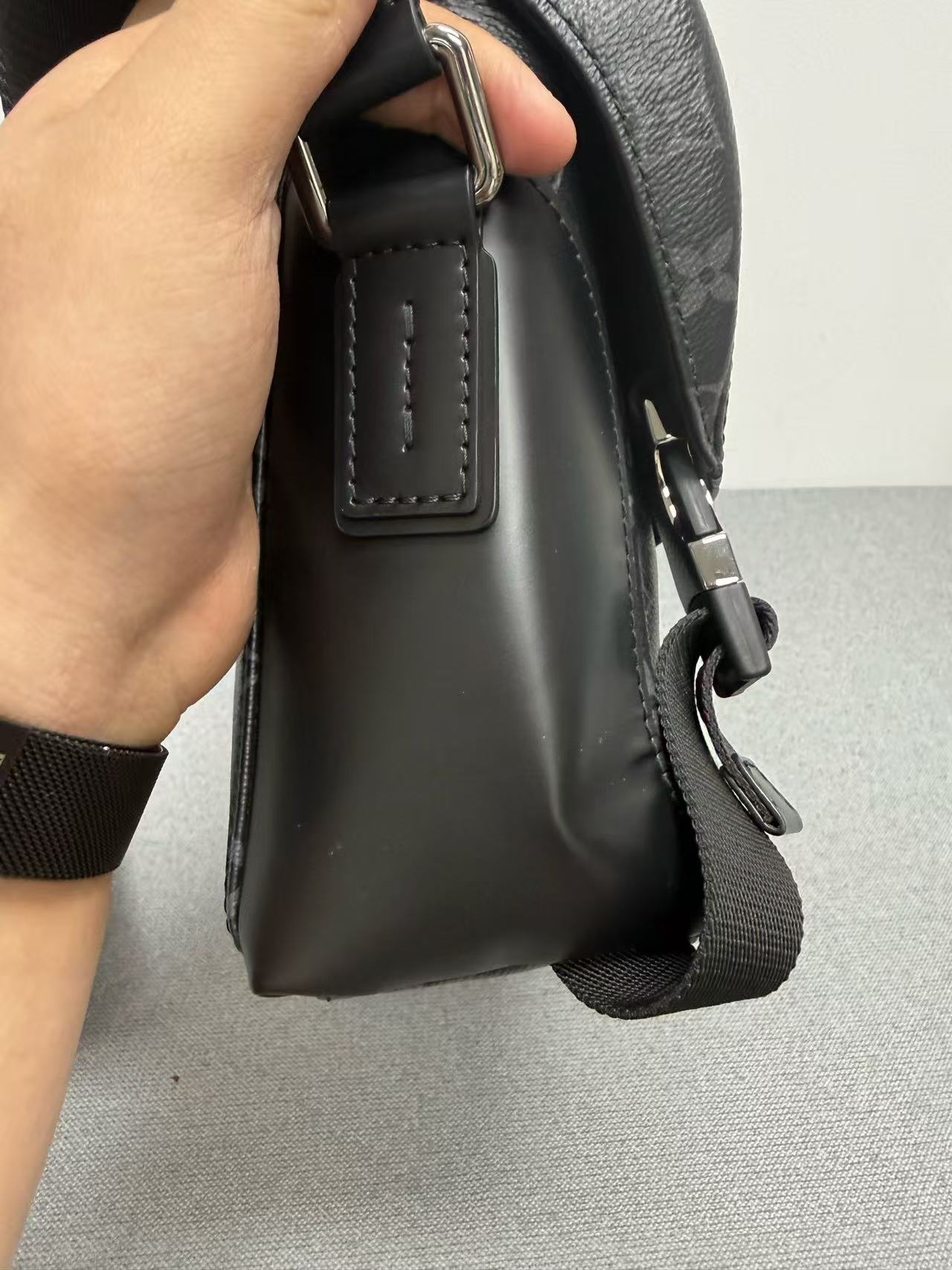 Louis Vuitton - Cambridge Messenger Bag - Monogram Eclipse coated canvas with black leather trim - Black