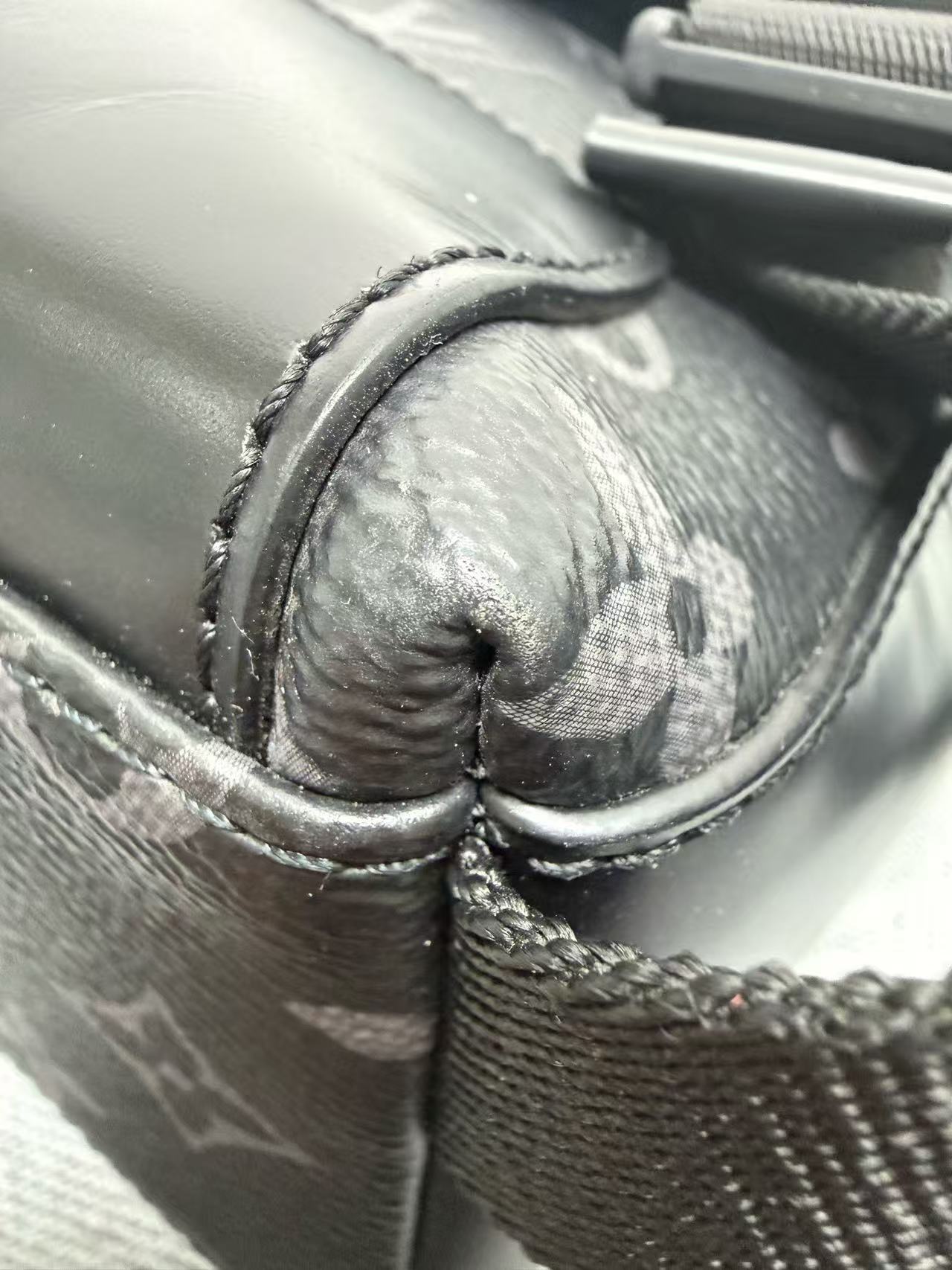 Louis Vuitton - Cambridge Messenger Bag - Monogram Eclipse coated canvas with black leather trim - Black