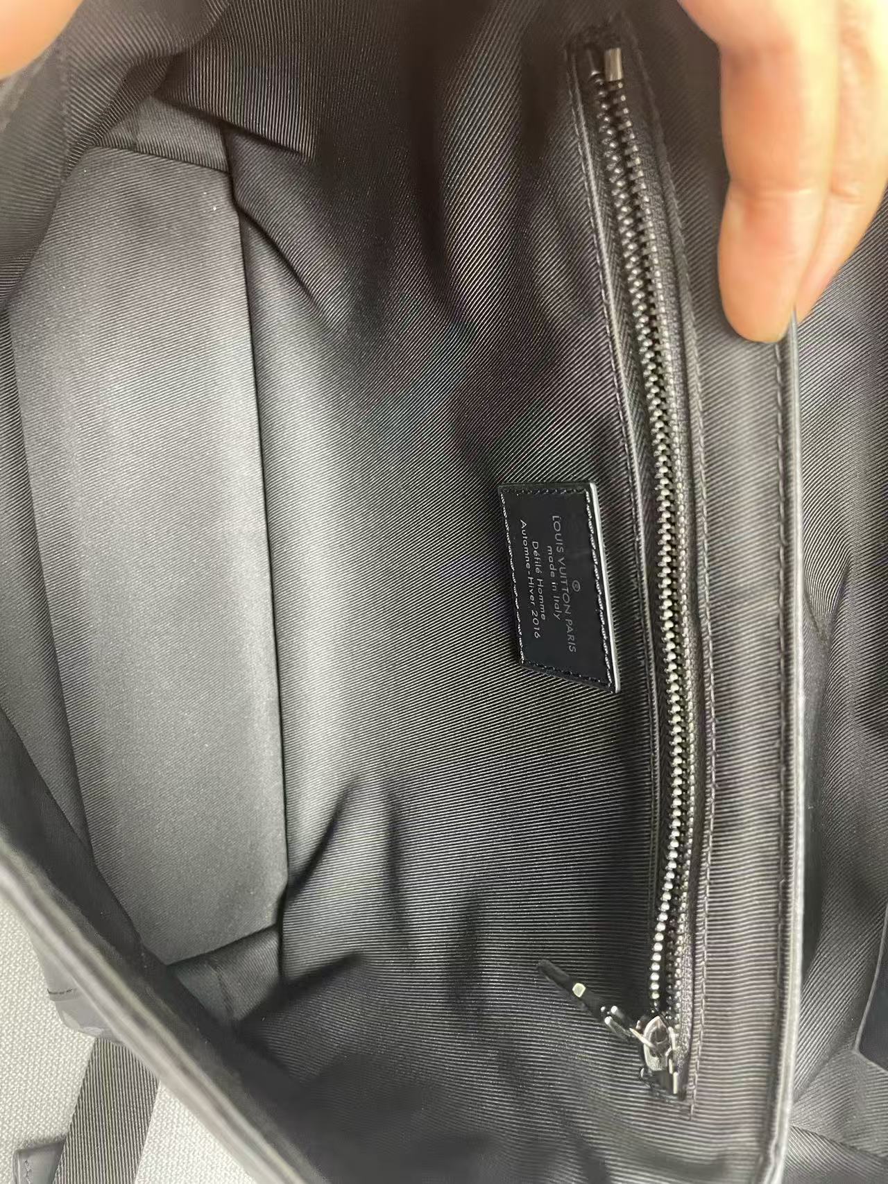 Louis Vuitton - Cambridge Messenger - Monogram Eclipse coated canvas with cowhide leather trim - Black - (medium)