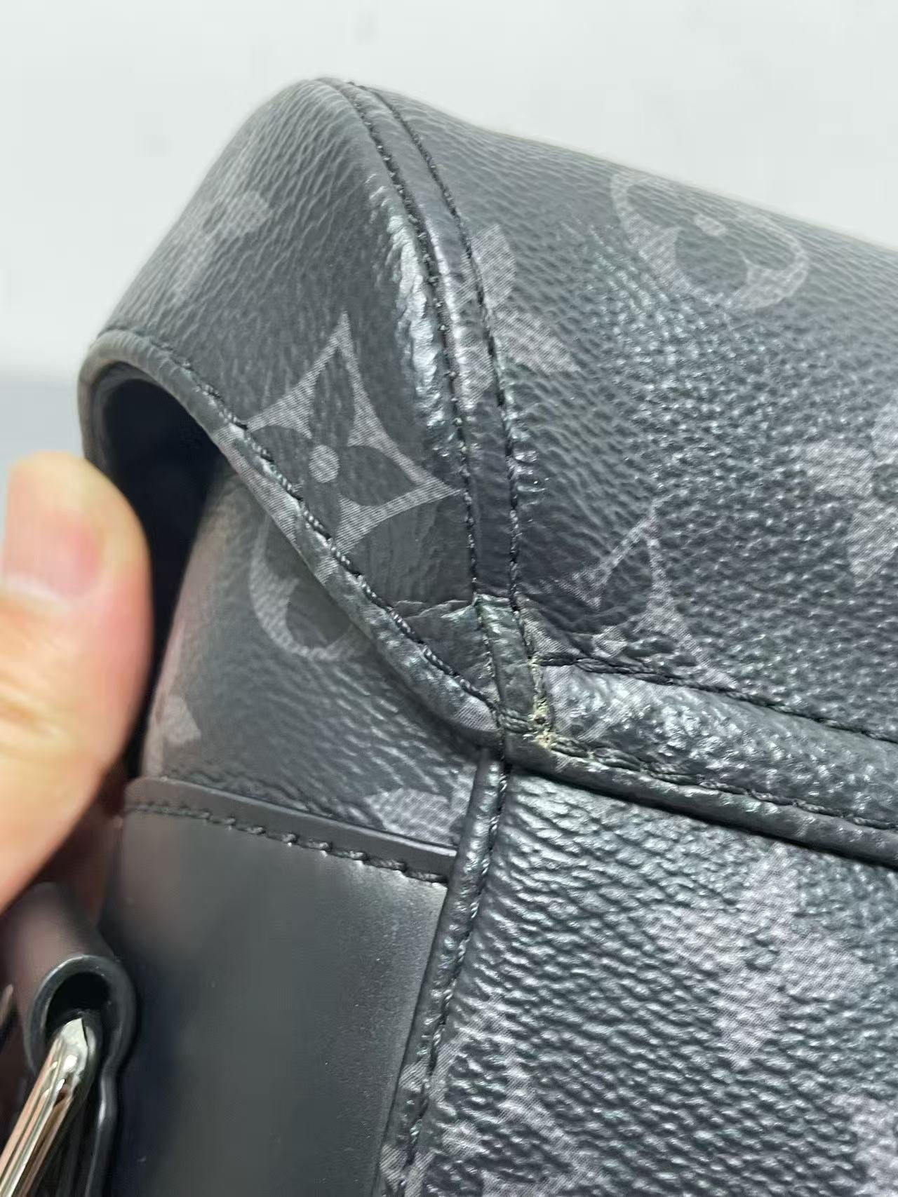 Louis Vuitton - Cambridge Messenger - Monogram Eclipse coated canvas with cowhide leather trim - Black - (medium)