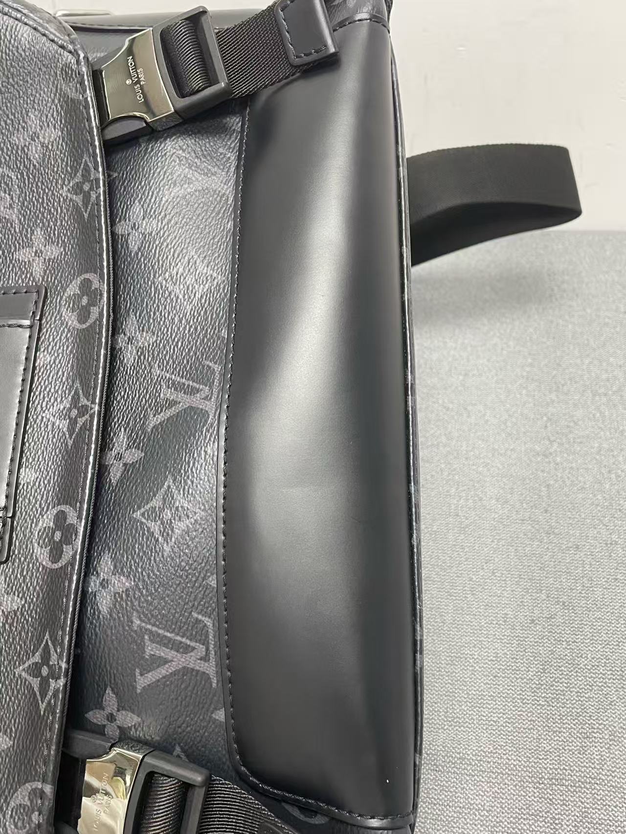 Louis Vuitton - Cambridge Messenger - Monogram Eclipse coated canvas with cowhide leather trim - Black - (medium)