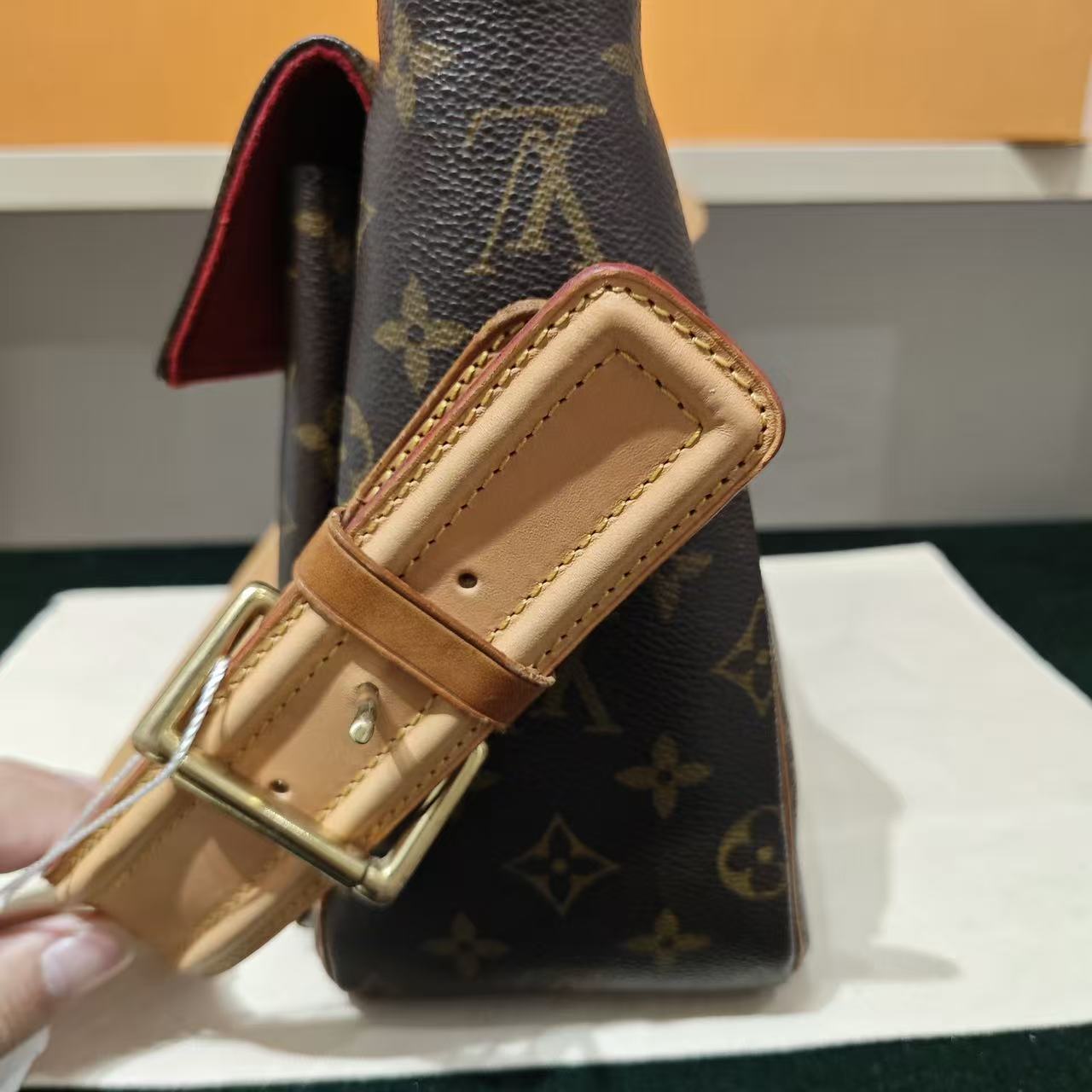 Louis Vuitton - Camel Medium Shoulder Bag - Monogram coated canvas with natural cowhide leather trim - Brown - (Medium)