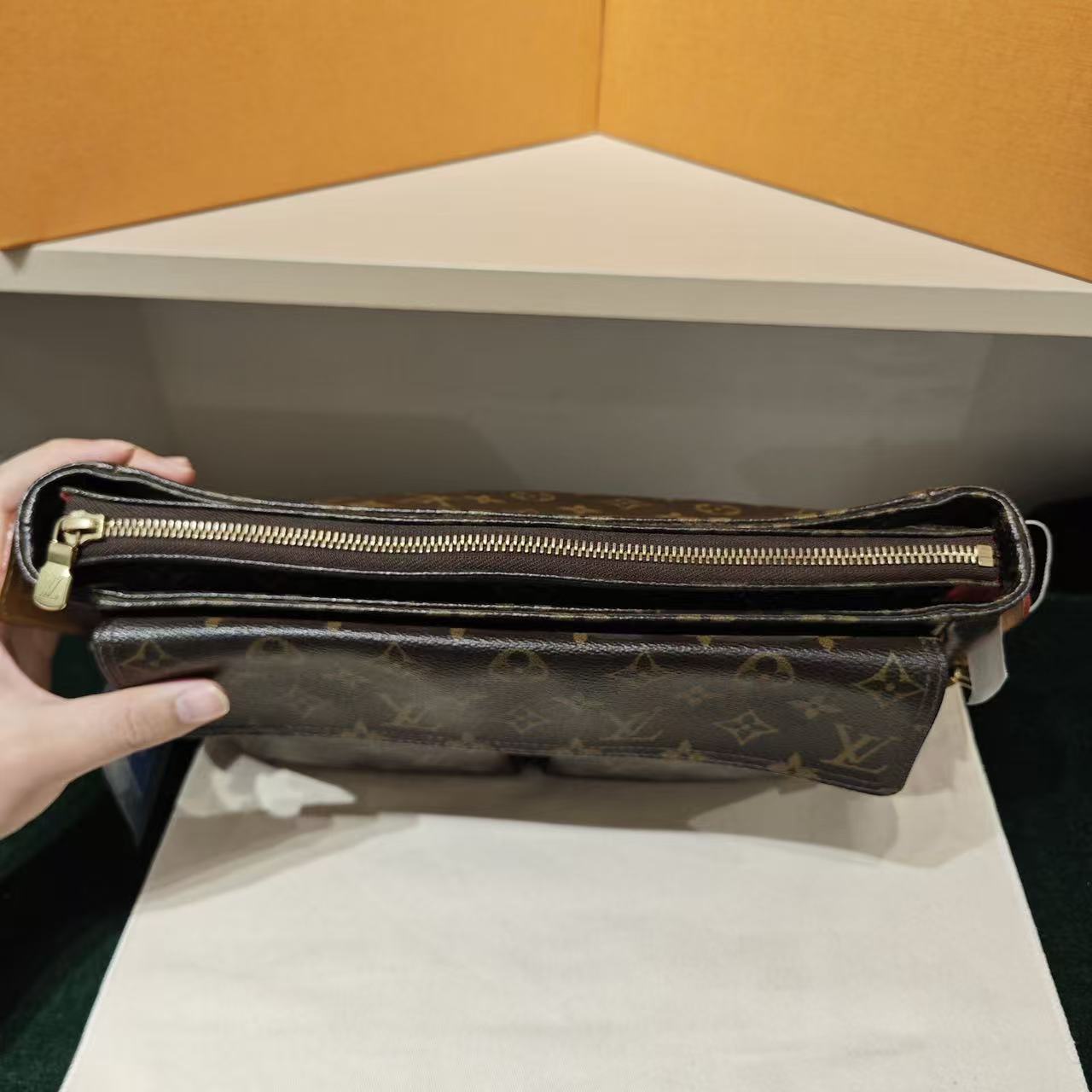 Louis Vuitton - Camel Medium Shoulder Bag - Monogram coated canvas with natural cowhide leather trim - Brown - (Medium)