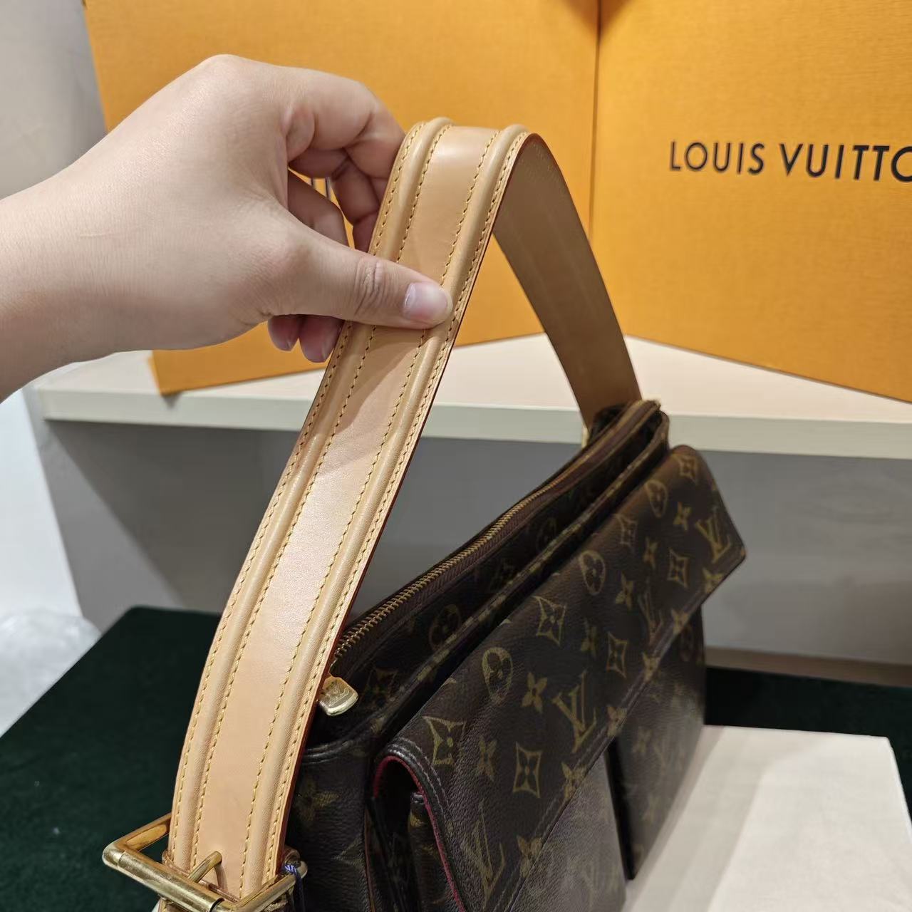 Louis Vuitton - Camel Medium Shoulder Bag - Monogram coated canvas with natural cowhide leather trim - Brown - (Medium)