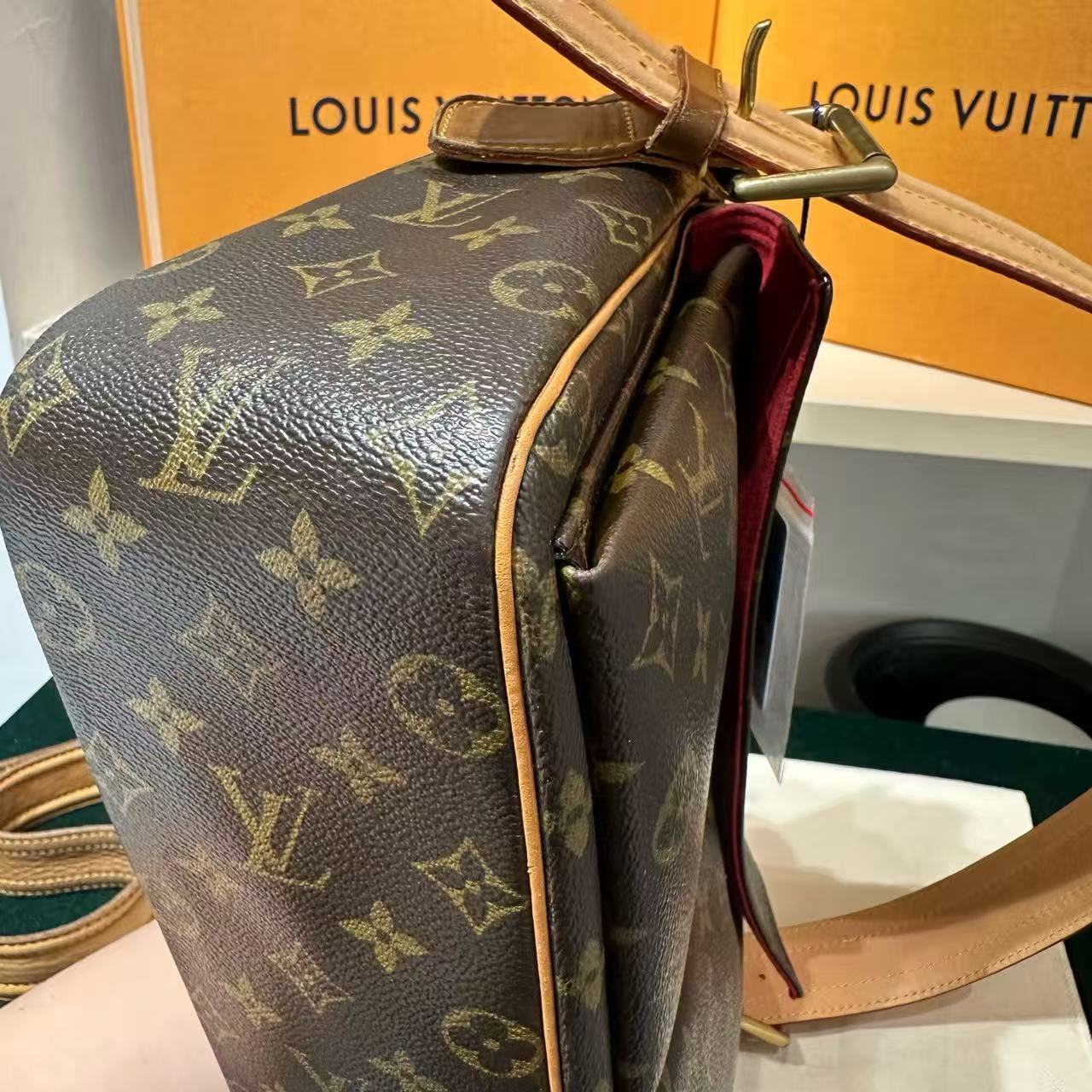 Louis Vuitton - Camel Medium Shoulder Bag - Monogram coated canvas with natural cowhide leather trim - Brown - (Medium)