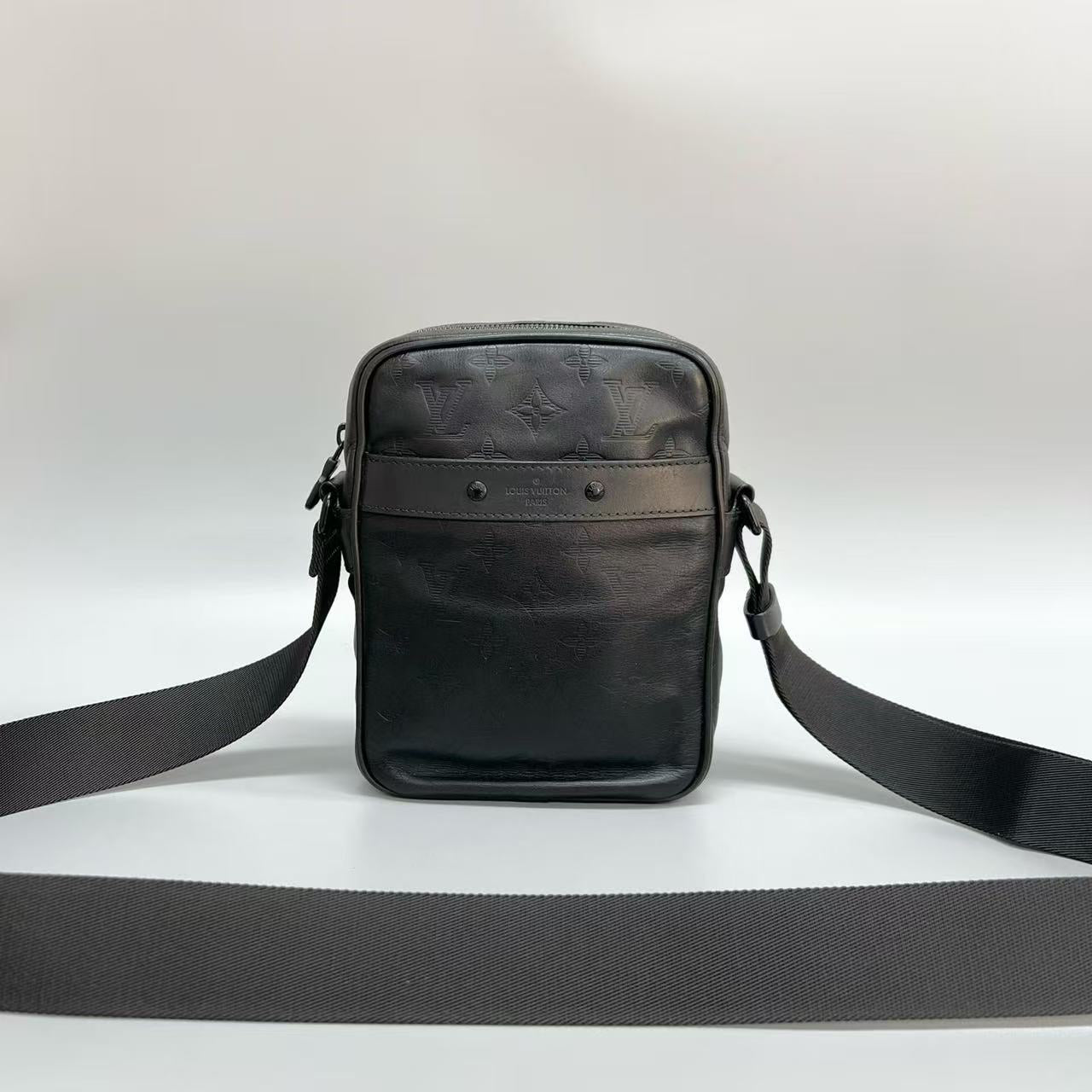 Louis Vuitton - Camera Bag - Leather - Black - (small)