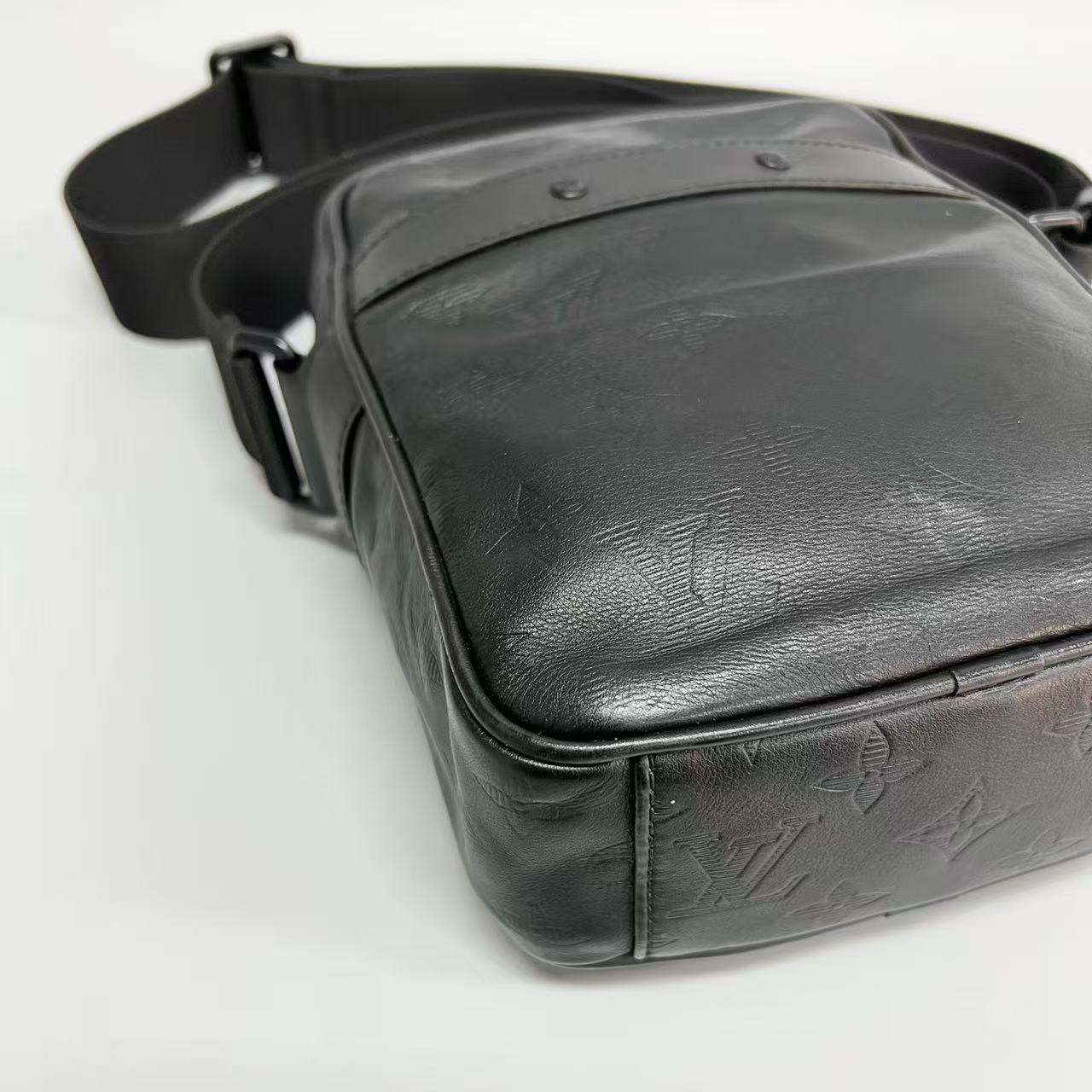 Louis Vuitton - Camera Bag - Leather - Black - (small)