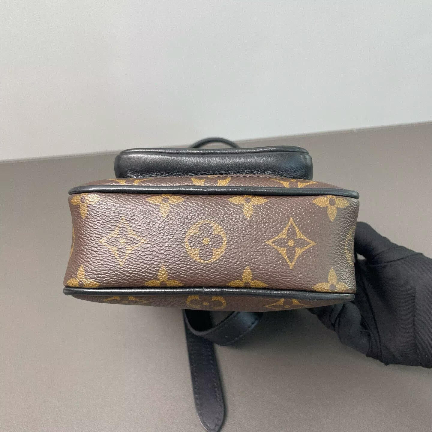 Louis Vuitton - Camera Messenger Bag - Monogram coated canvas with black cowhide leather trim - Brown with Black - (small)