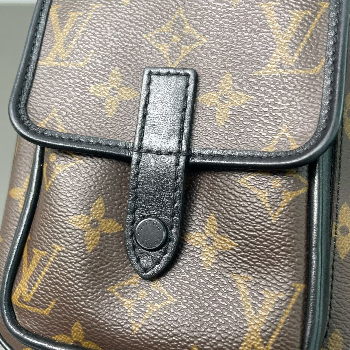 Louis Vuitton - Camera Messenger Bag - Monogram coated canvas with black cowhide leather trim - Brown with Black - (small)