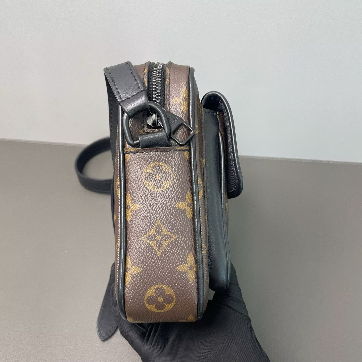 Louis Vuitton - Camera Messenger Bag - Monogram coated canvas with black cowhide leather trim - Brown with Black - (small)