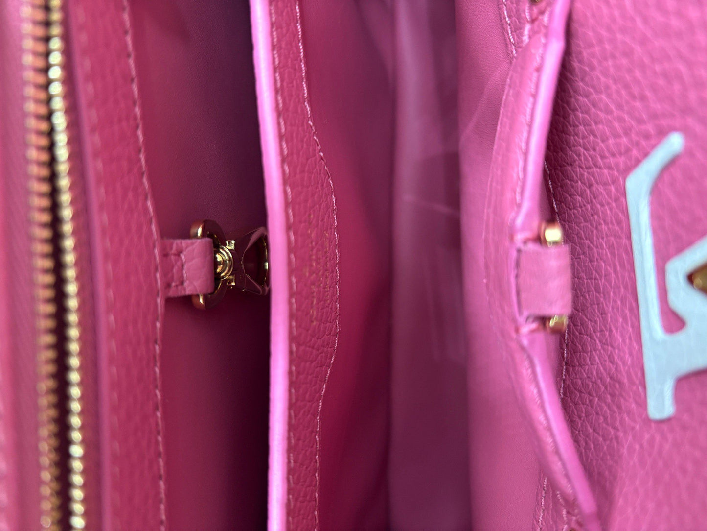 Louis Vuitton - Capucines BB - Full cowhide leather - Pink with Grey trim - (Mini)