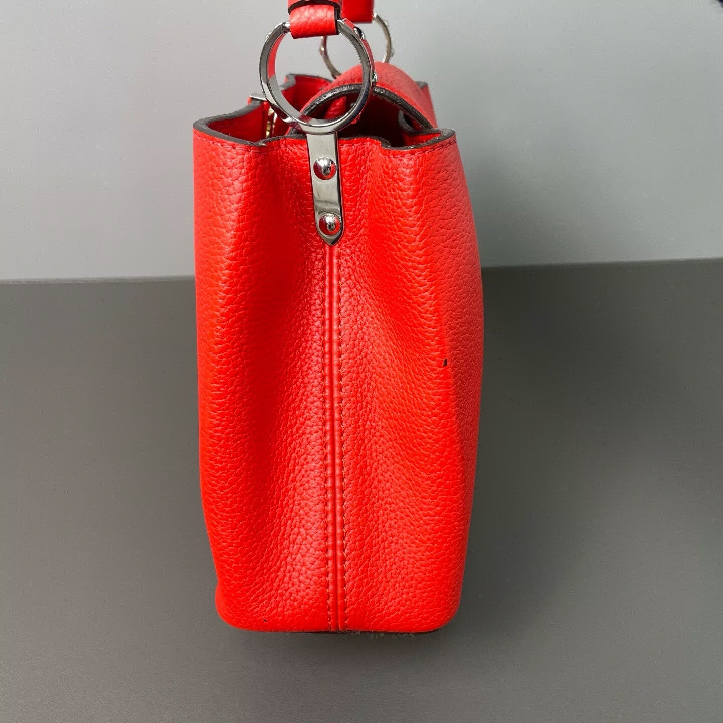Louis Vuitton - Capucines BB - Grained cowhide leather - Red with Silver-Tone Hardware - (Small)