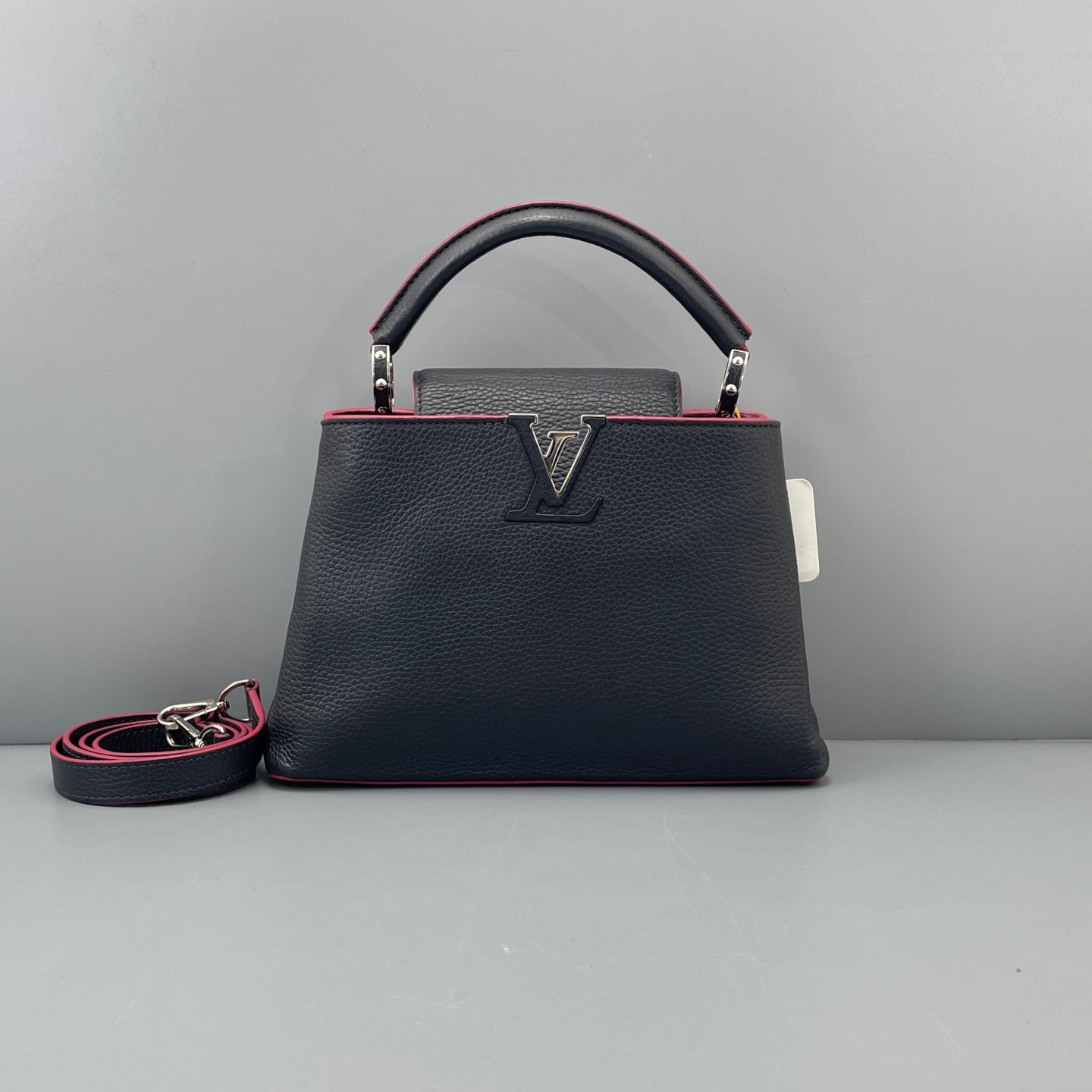 Louis Vuitton - Capucines BB - Grained leather - Black - (medium)