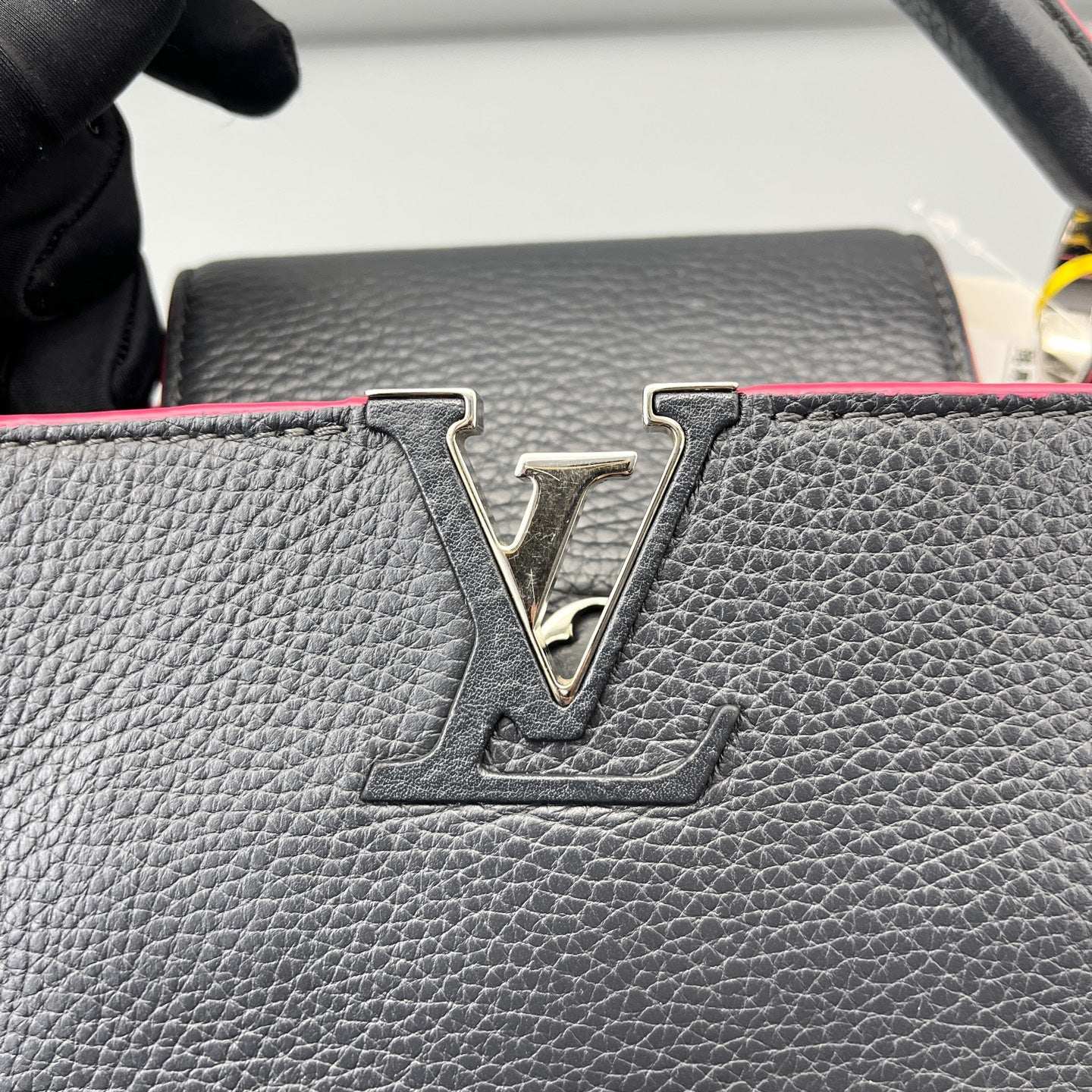 Louis Vuitton - Capucines BB - Grained leather - Black - (medium)