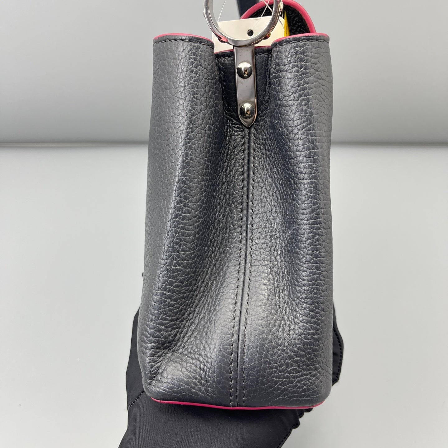 Louis Vuitton - Capucines BB - Grained leather - Black - (medium)