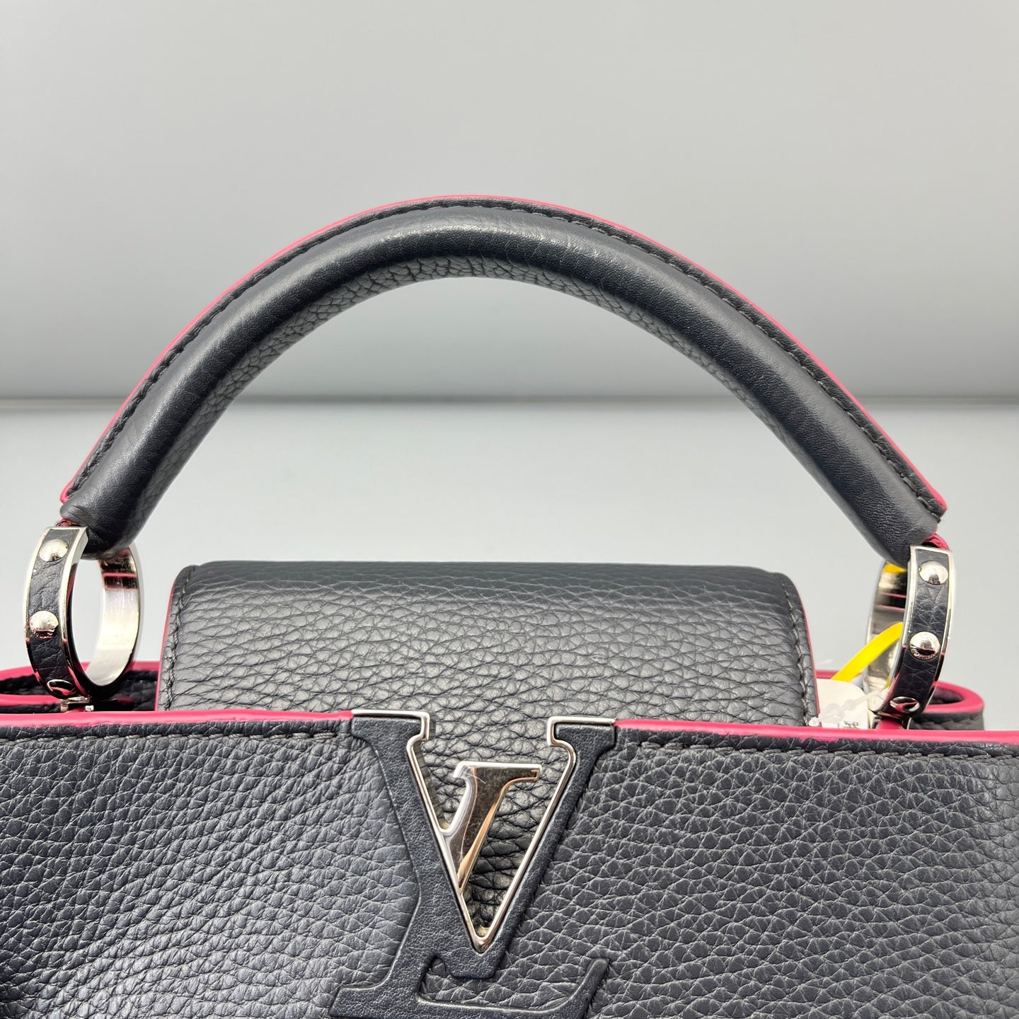 Louis Vuitton - Capucines BB - Grained leather - Black - (medium)
