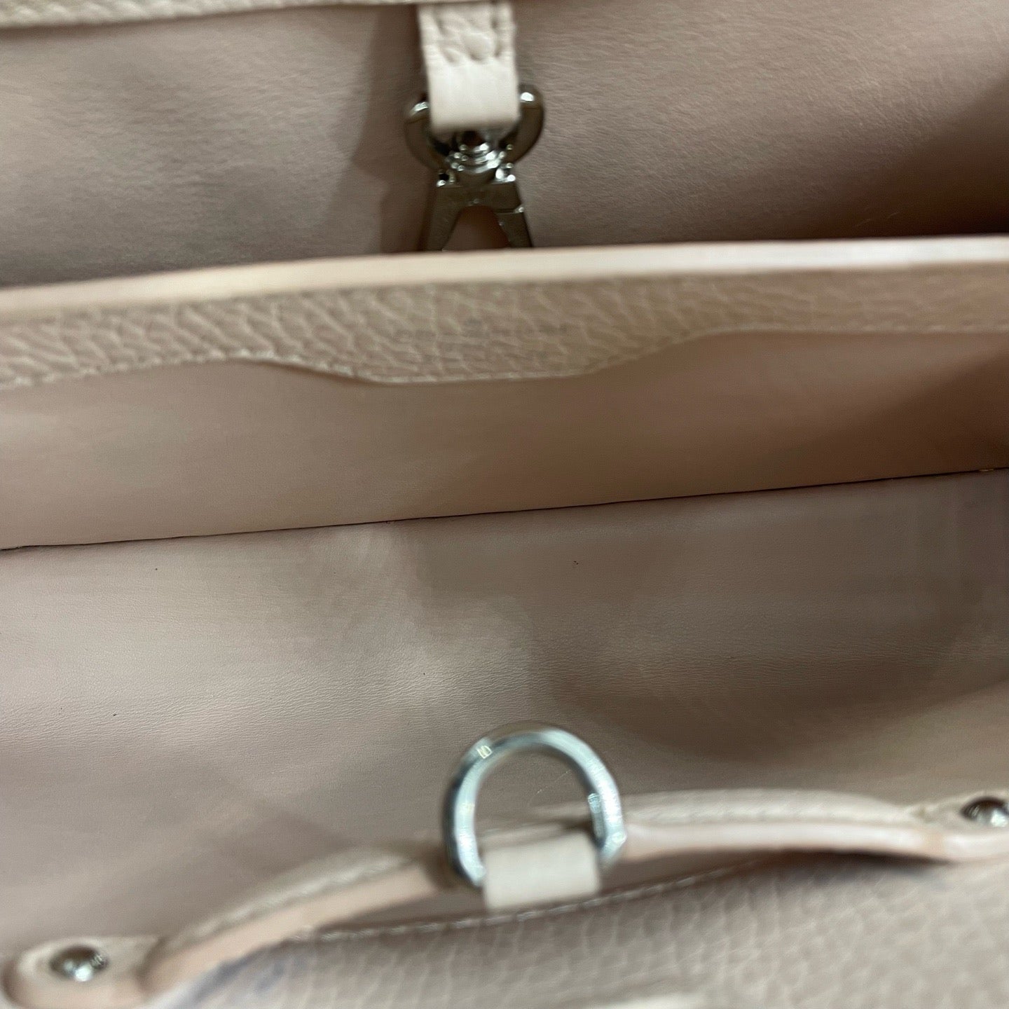 Louis Vuitton - Capucines BB - Leather - Black - (Small)