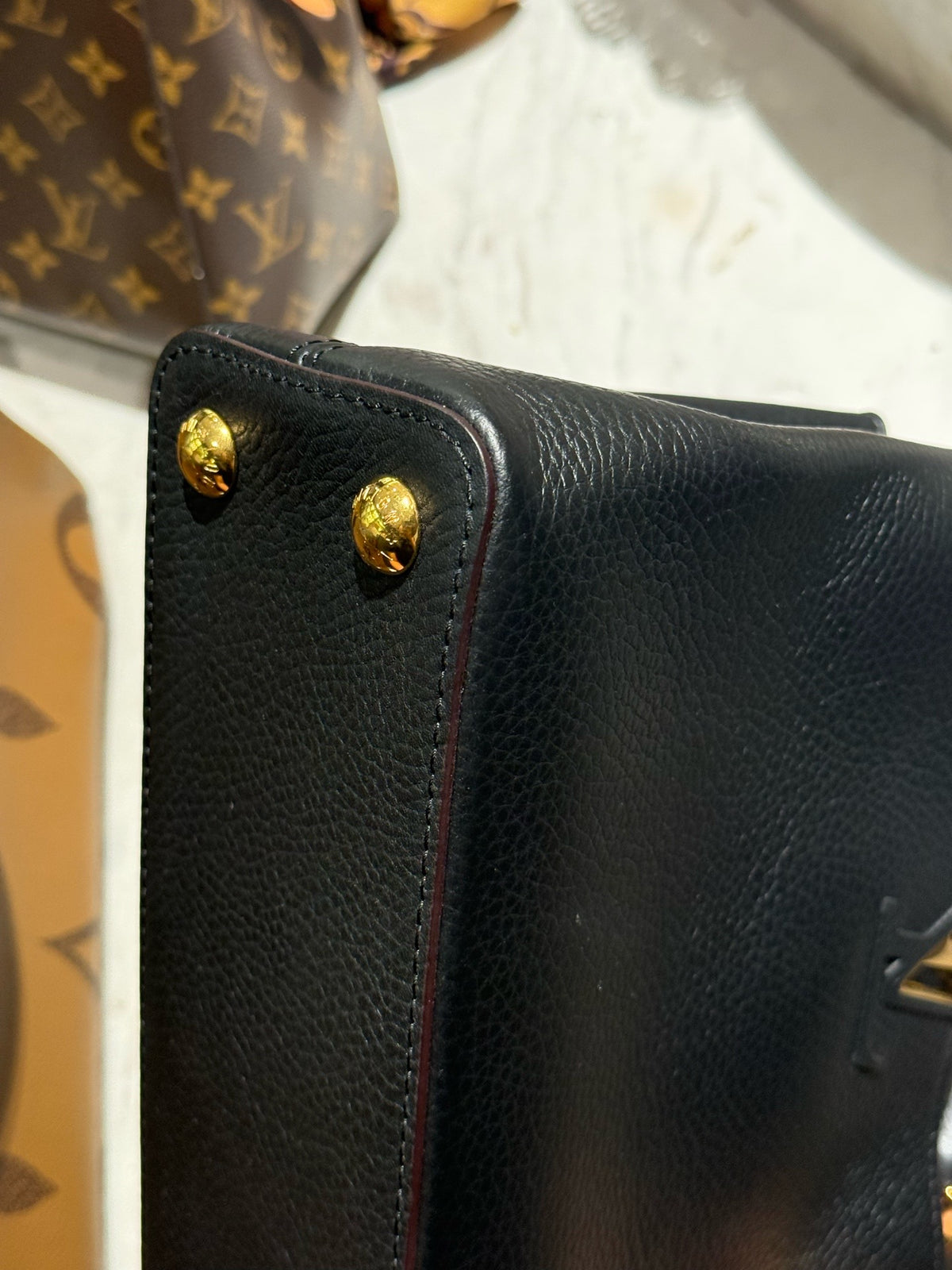 Louis Vuitton - Capucines BB - Leather - Black - (small)
