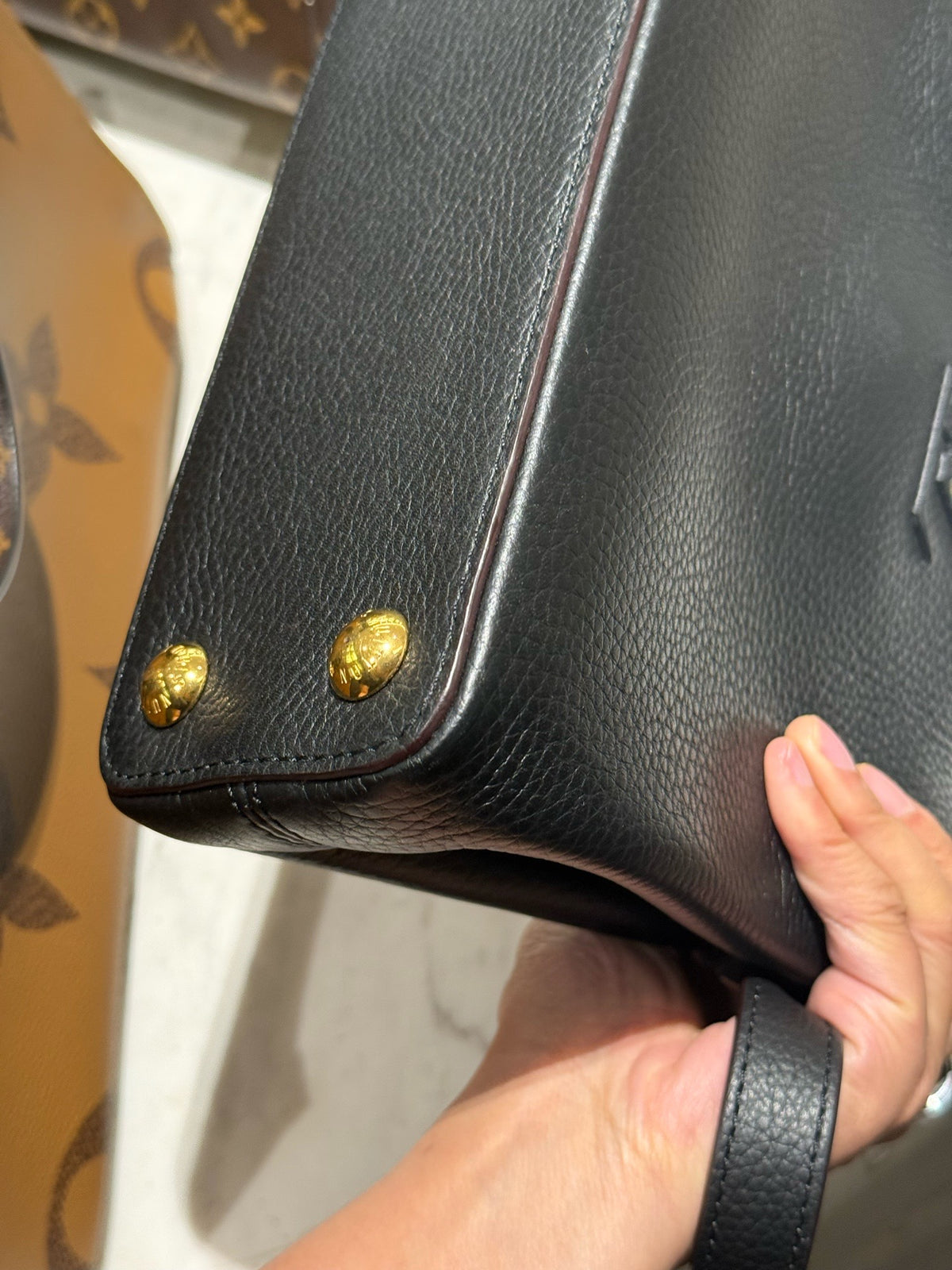 Louis Vuitton - Capucines BB - Leather - Black - (small)