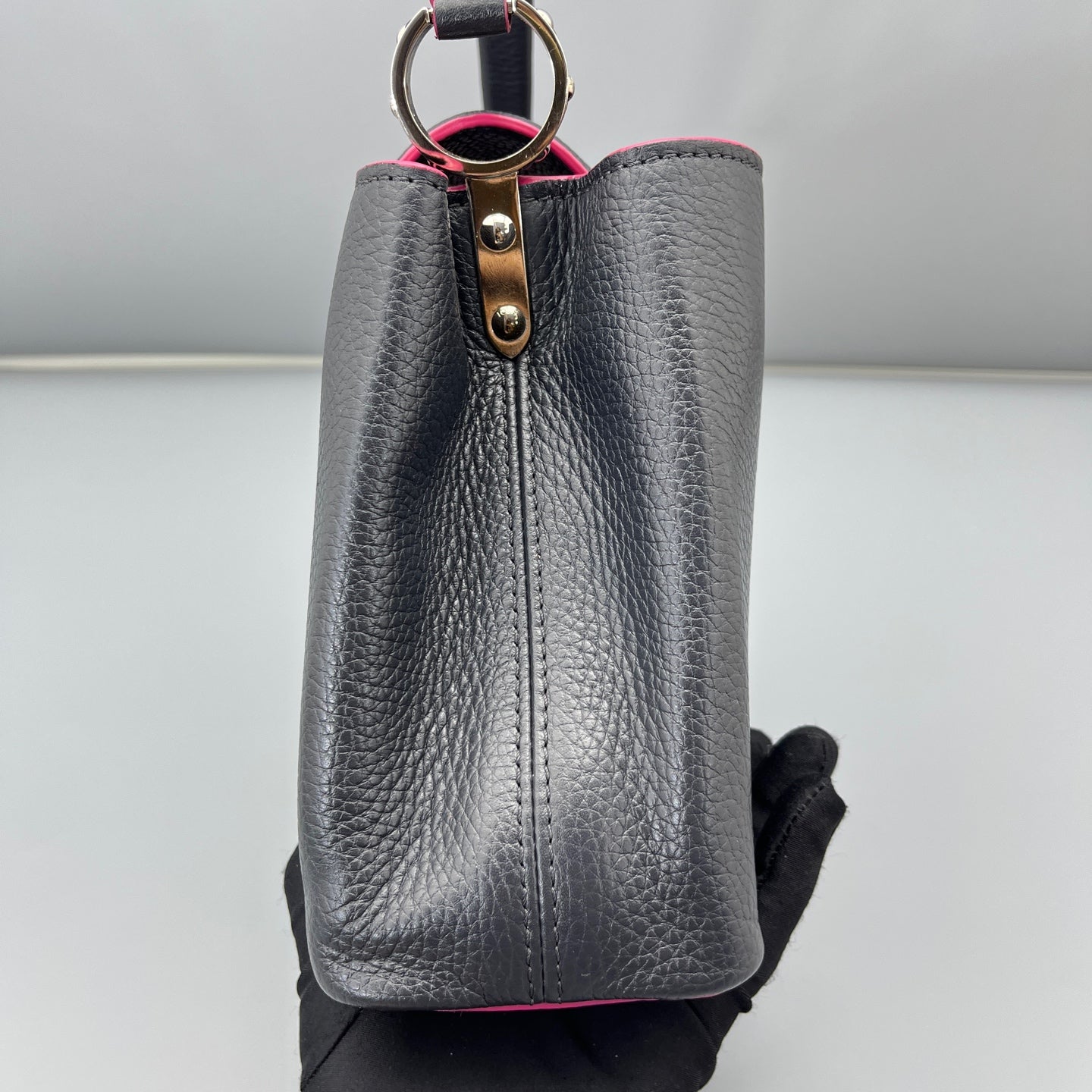 Louis Vuitton - Capucines BB - Leather - Black with Pink Accents - (small)