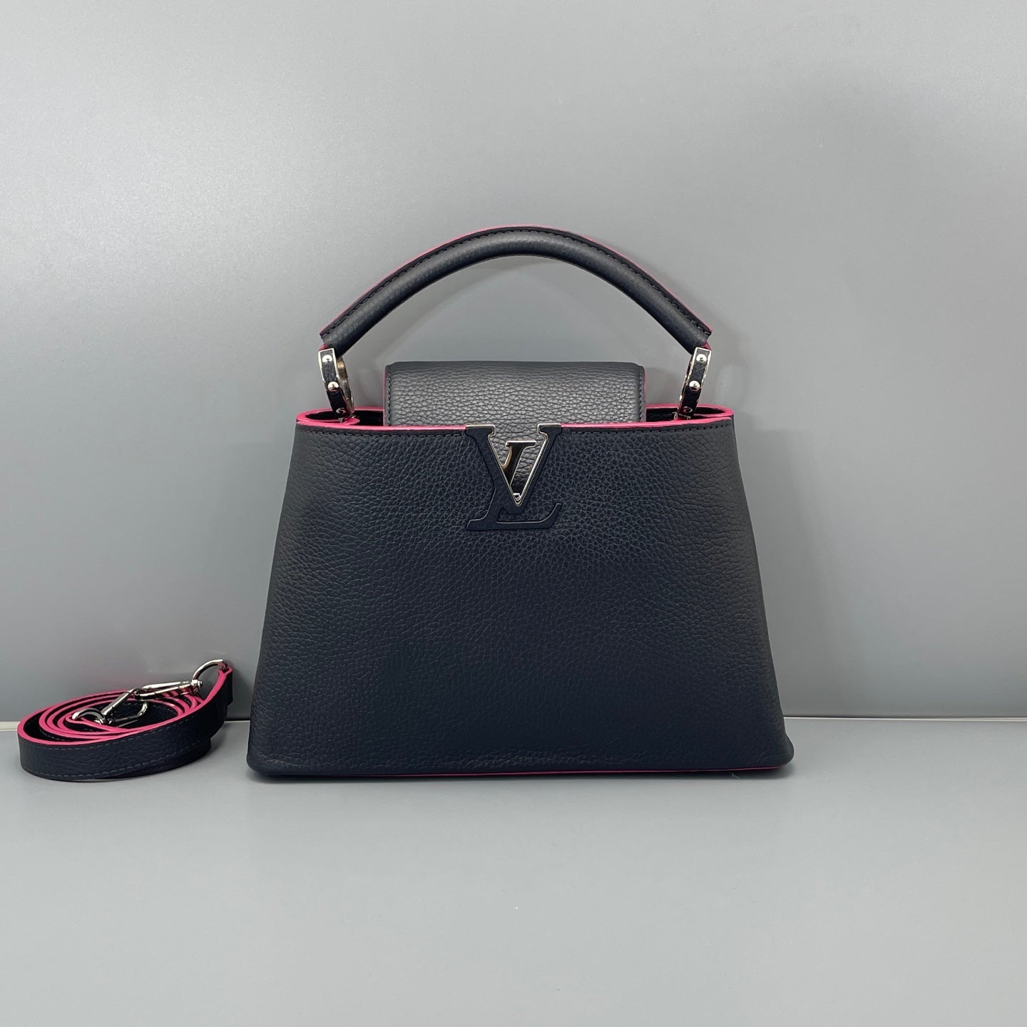 Louis Vuitton - Capucines BB - Leather - Black with Pink Accents - (small)