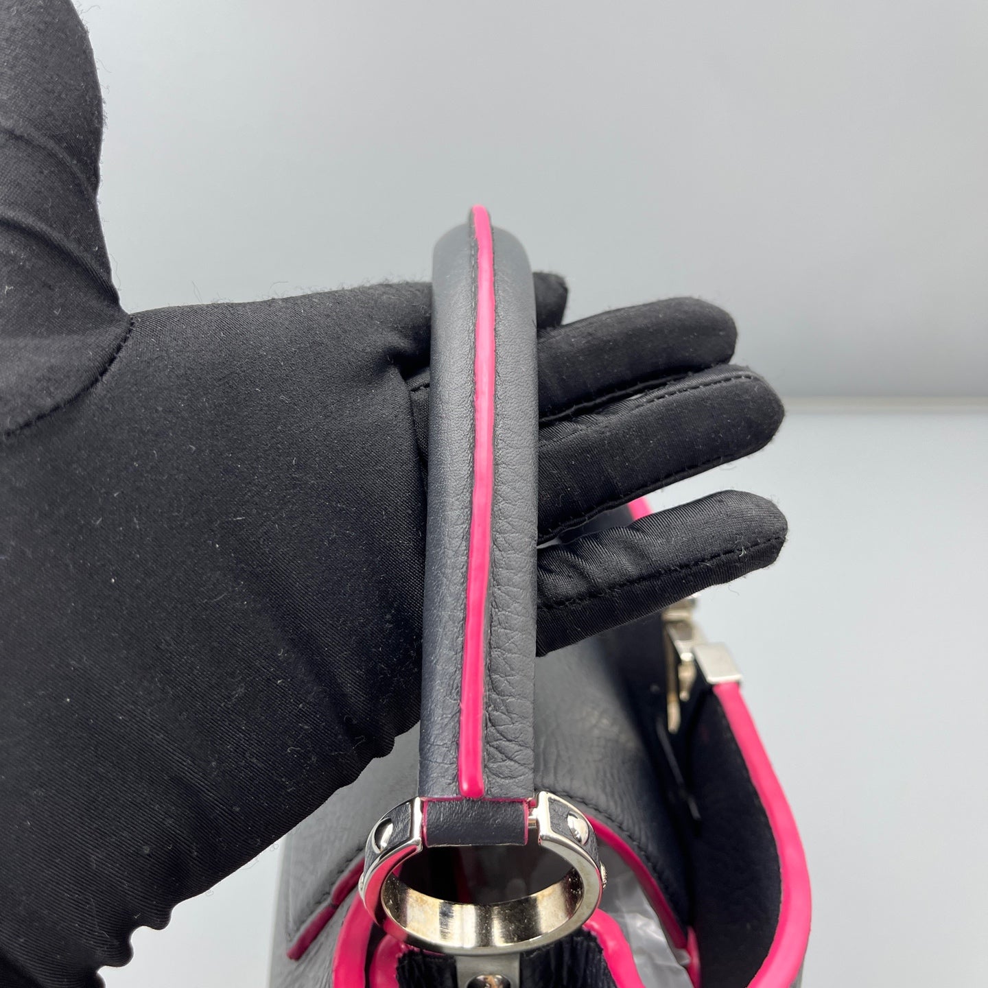 Louis Vuitton - Capucines BB - Leather - Black with Pink Accents - (small)