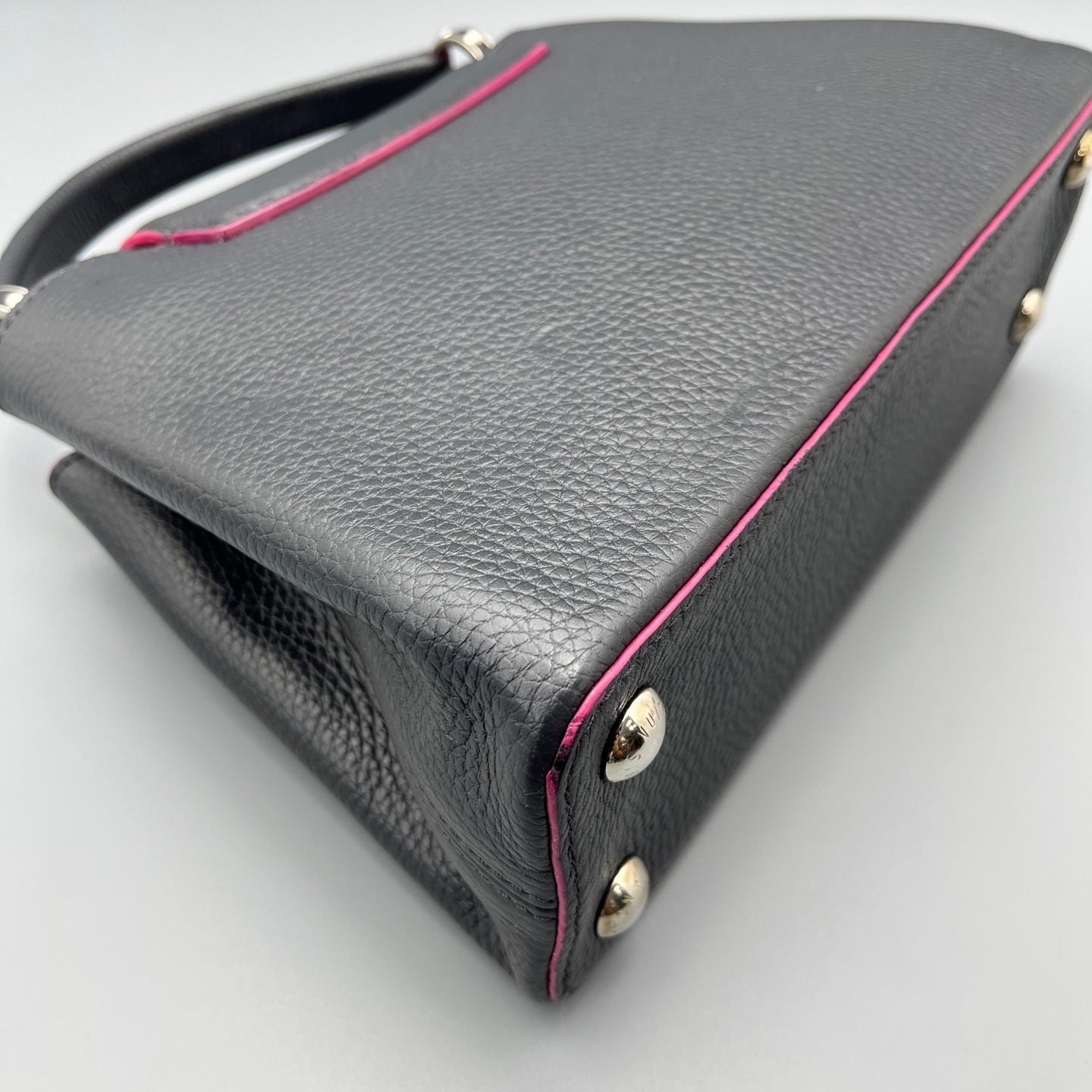 Louis Vuitton - Capucines BB - Leather - Black with Pink Accents - (small)