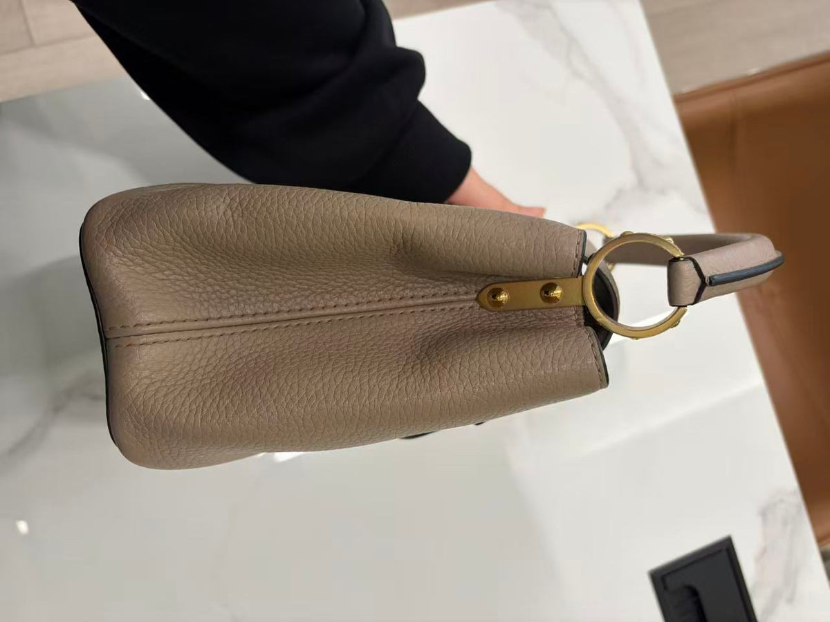 Louis Vuitton - Capucines BB - Leather - Grey - (mini)