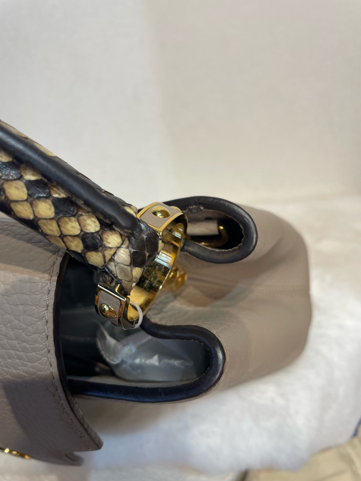 Louis Vuitton - Capucines BB - Leather - Grey - (mini)