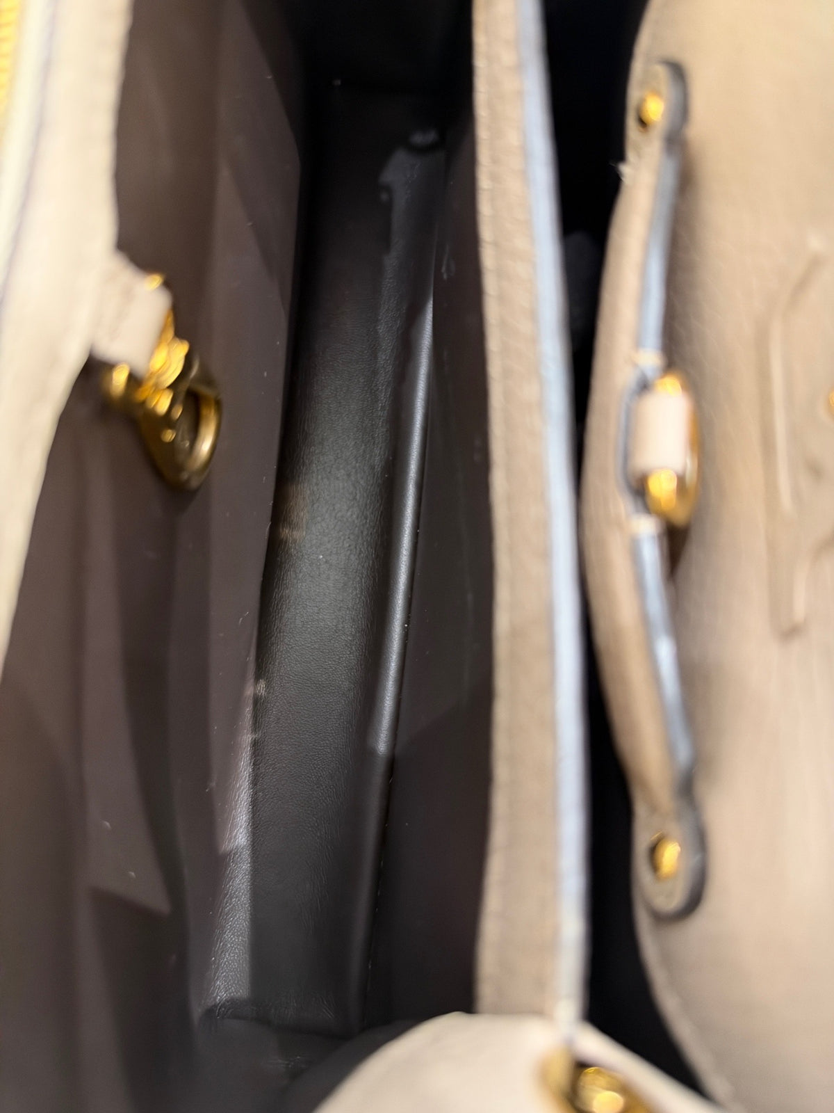 Louis Vuitton - Capucines BB - Leather - Grey - (small)
