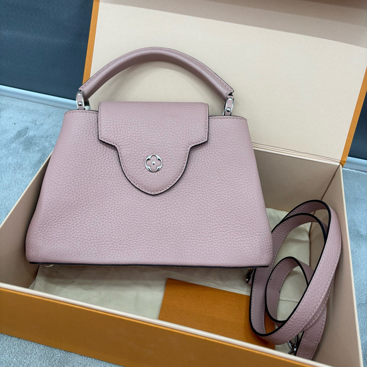 Louis Vuitton - Capucines BB - Leather - Pink - (small)