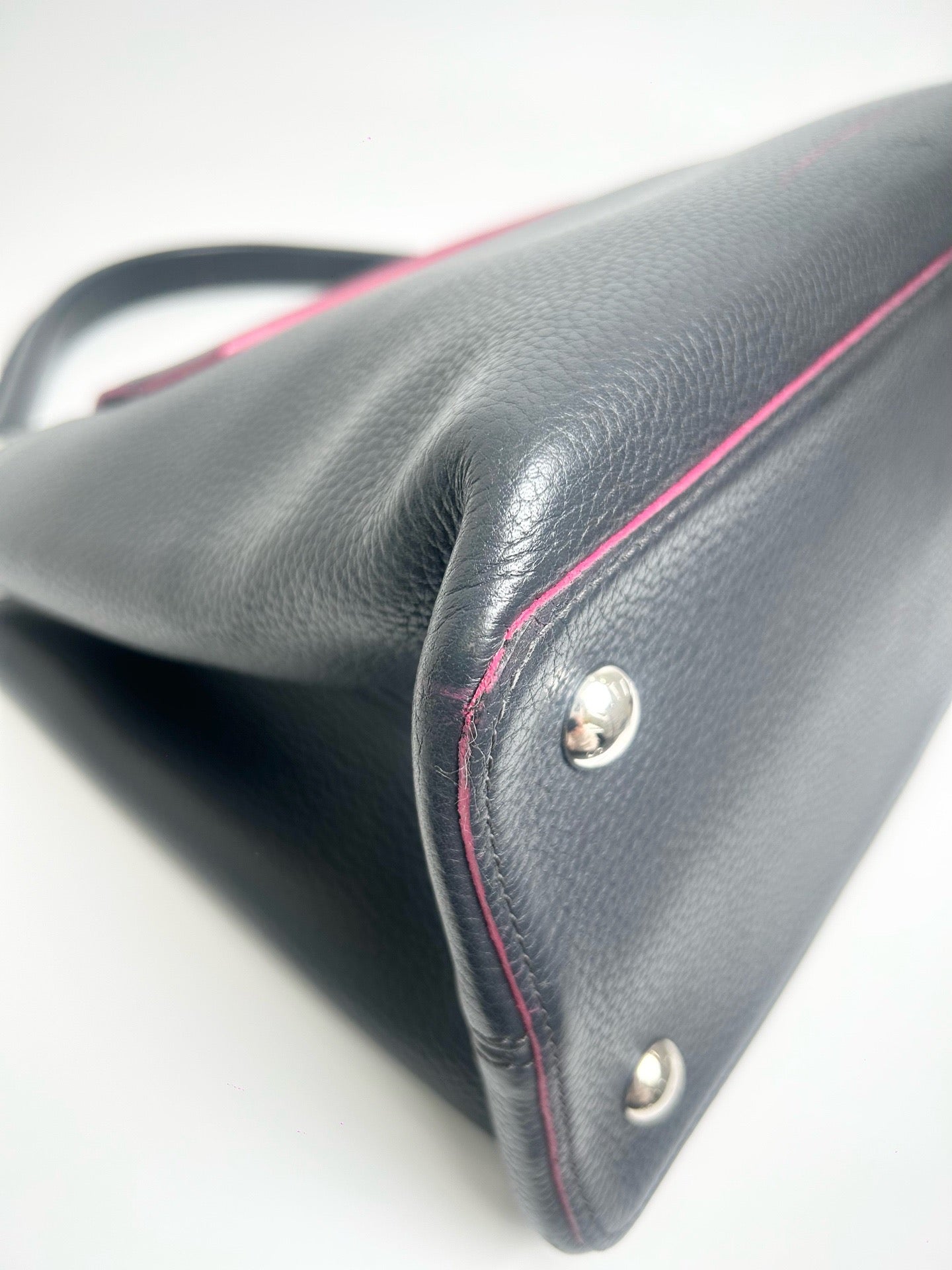 Louis Vuitton - Capucines - Calfskin - Black - (Large)