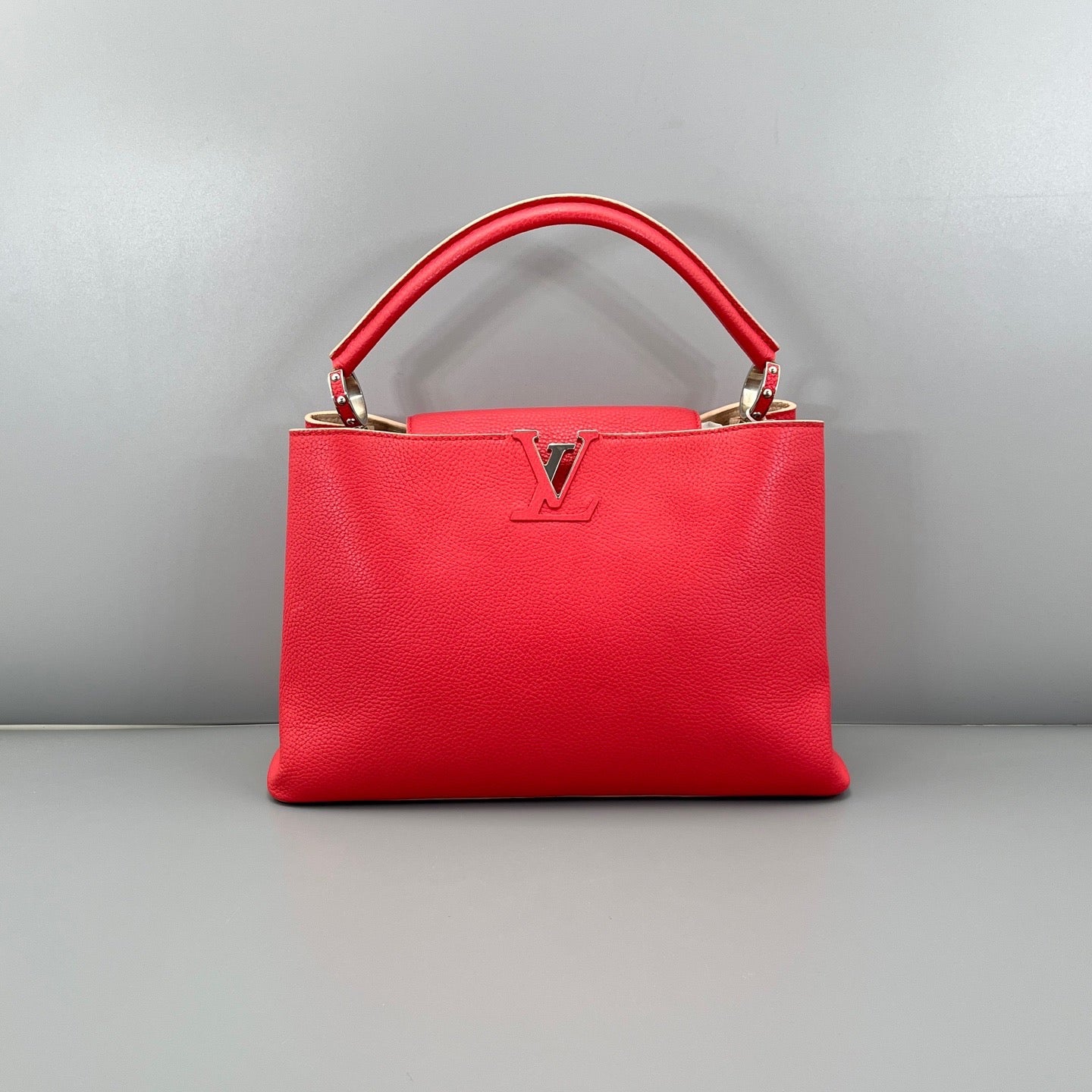 Louis Vuitton - Capucines GM - Grained Taurillon Leather - Rose Red with Silver-Tone Hardware - (large)