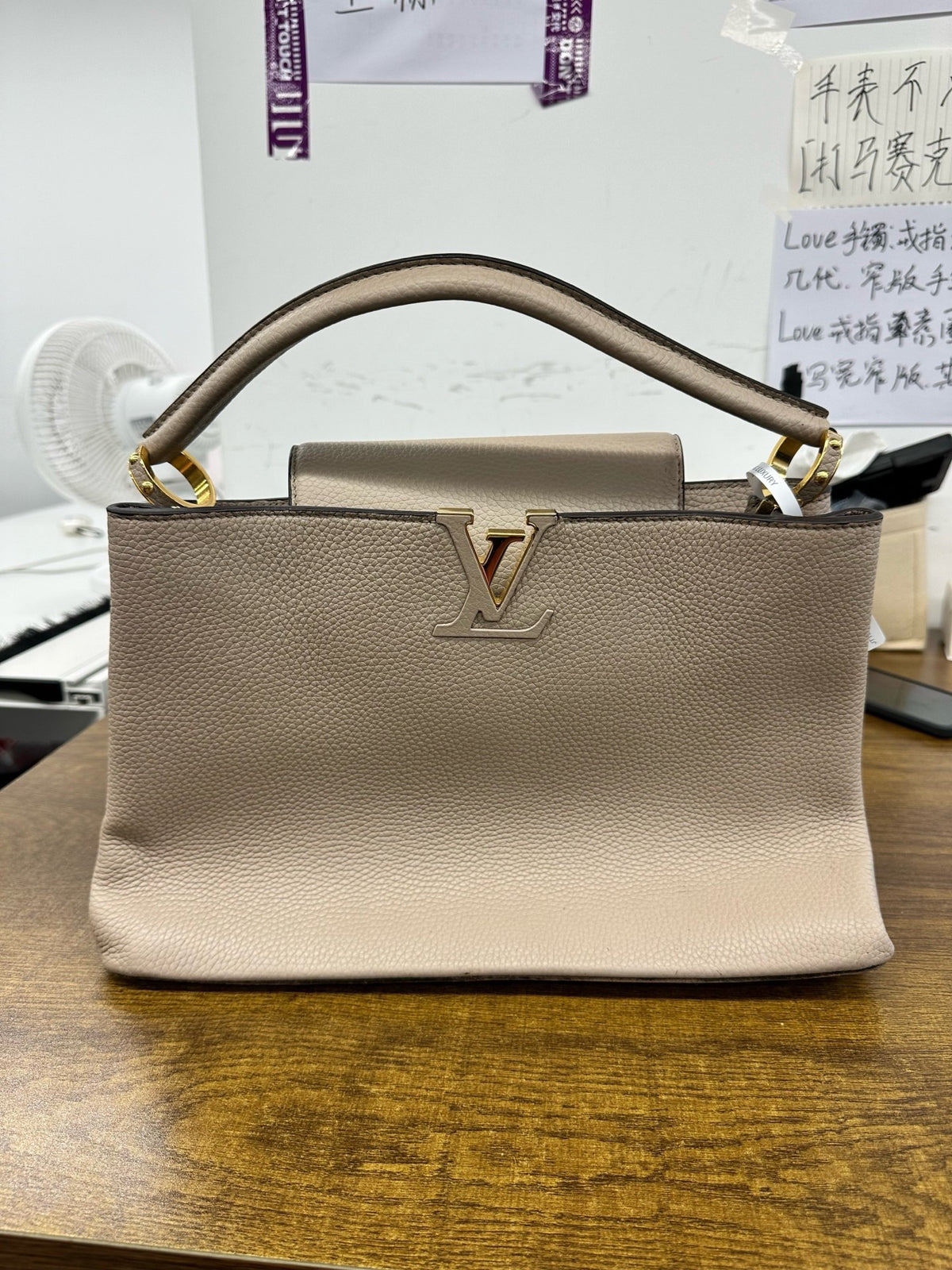 Louis Vuitton - Capucines Large - Leather - Grey - (large)