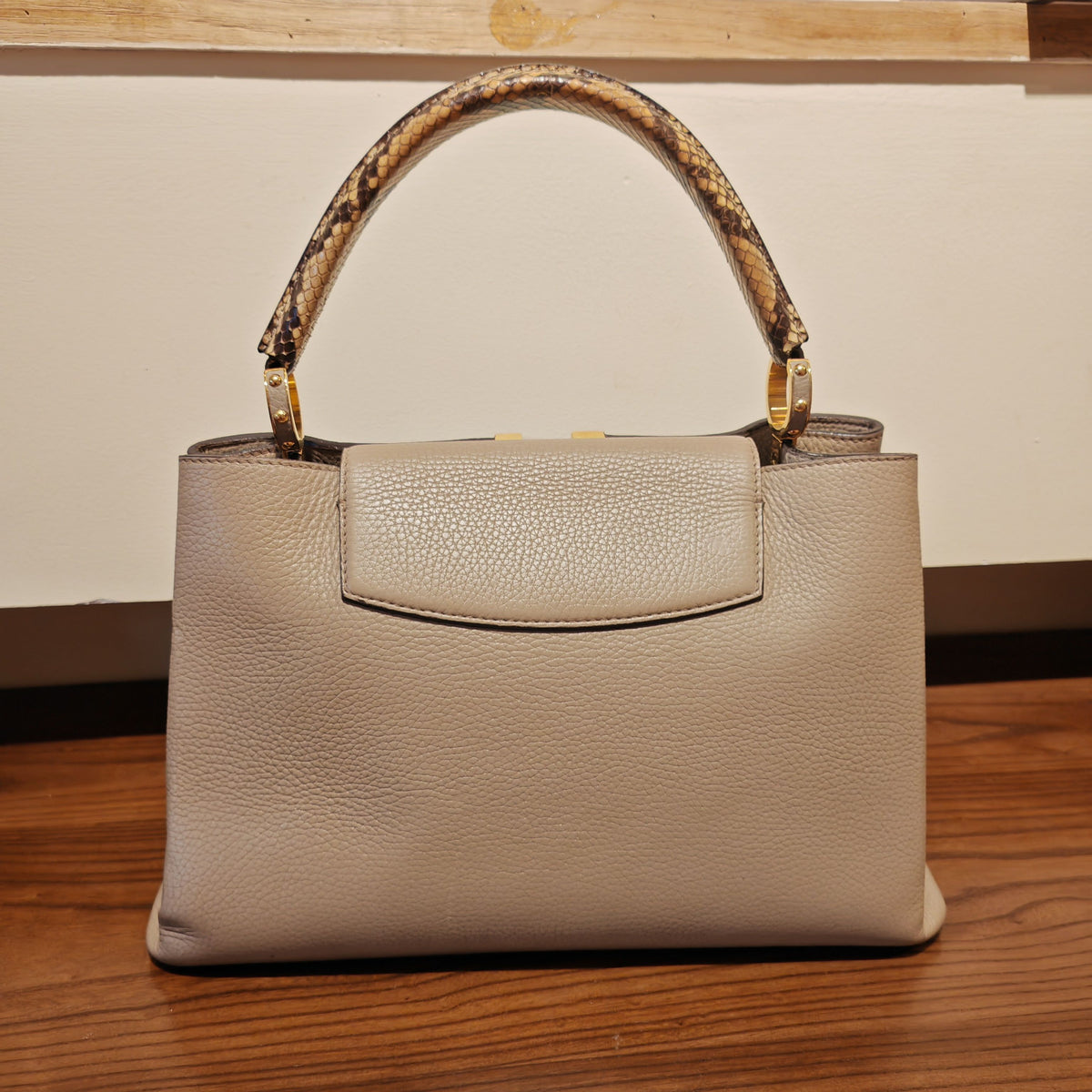 Louis Vuitton - Capucines Large - Leather - Grey - (large)