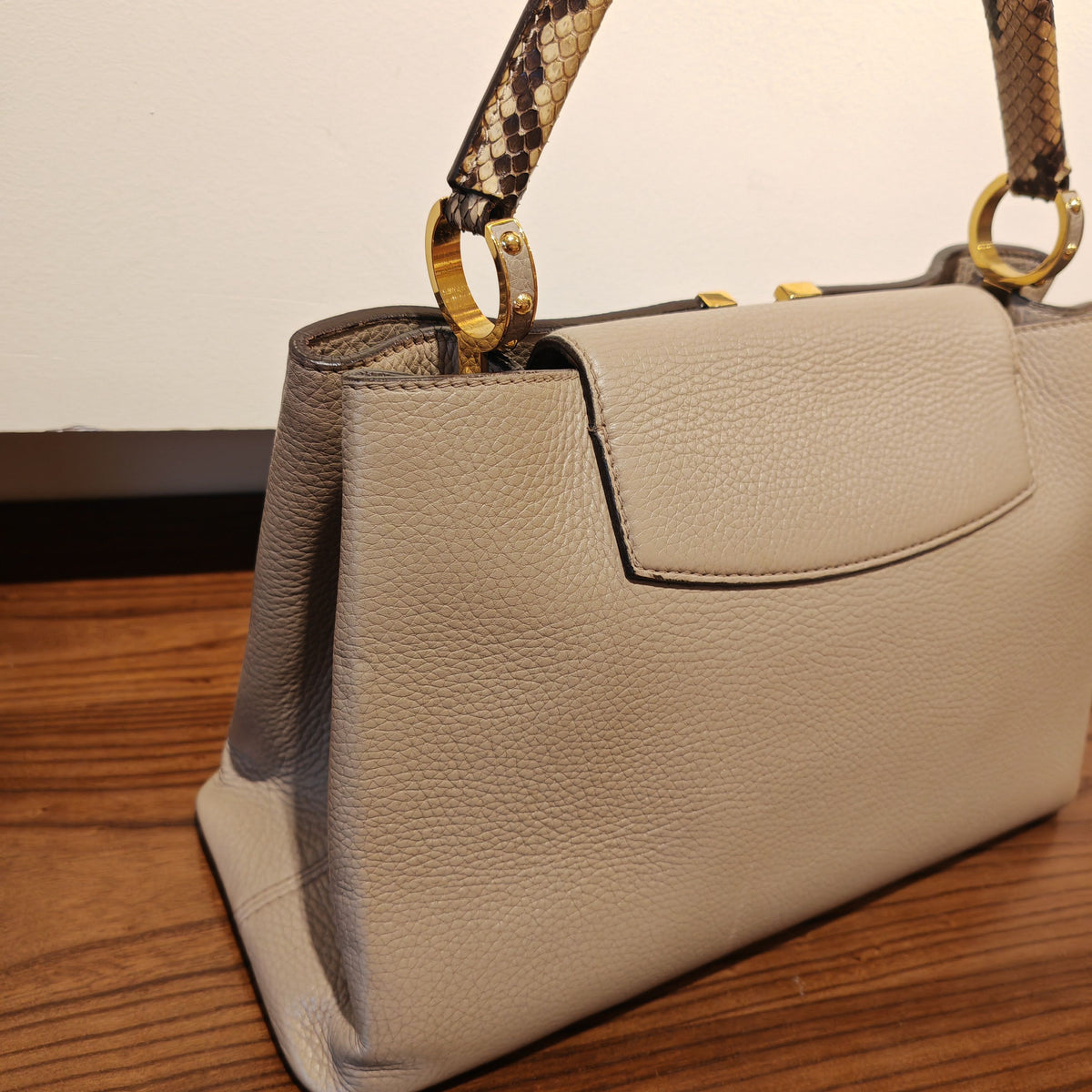 Louis Vuitton - Capucines Large - Leather - Grey - (large)