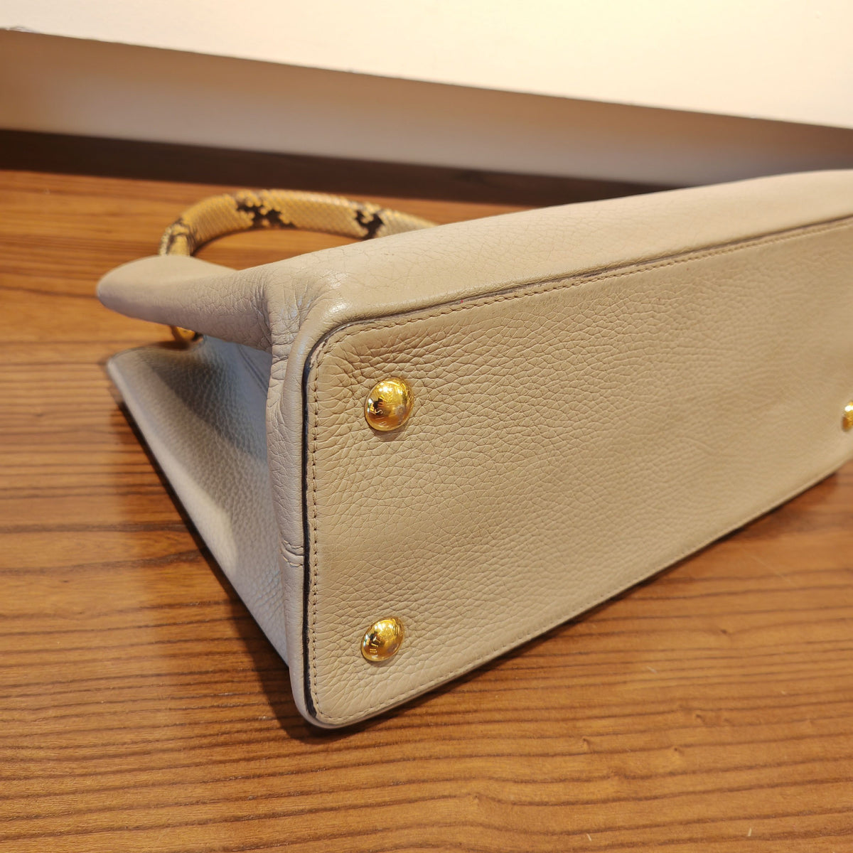 Louis Vuitton - Capucines Large - Leather - Grey - (large)
