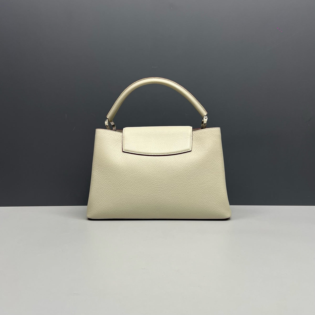 Louis Vuitton - Capucines Large - Leather - White - (large)