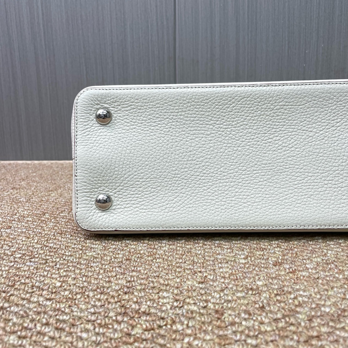 Louis Vuitton - Capucines Large - Leather - White - (large)