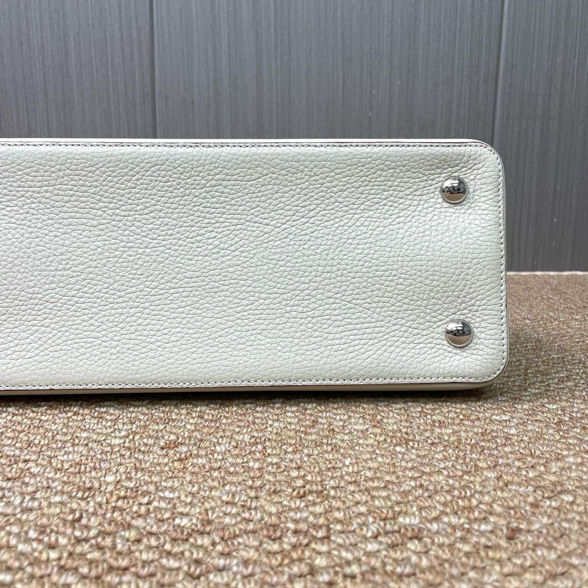 Louis Vuitton - Capucines Large - Leather - White - (large)