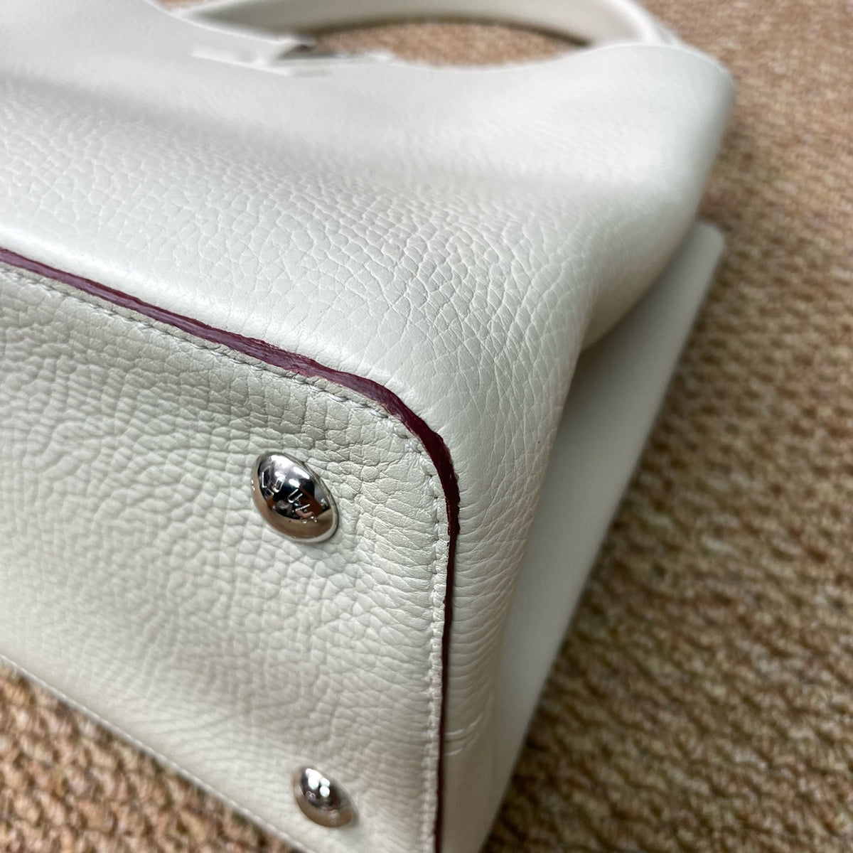 Louis Vuitton - Capucines Large - Leather - White - (large)