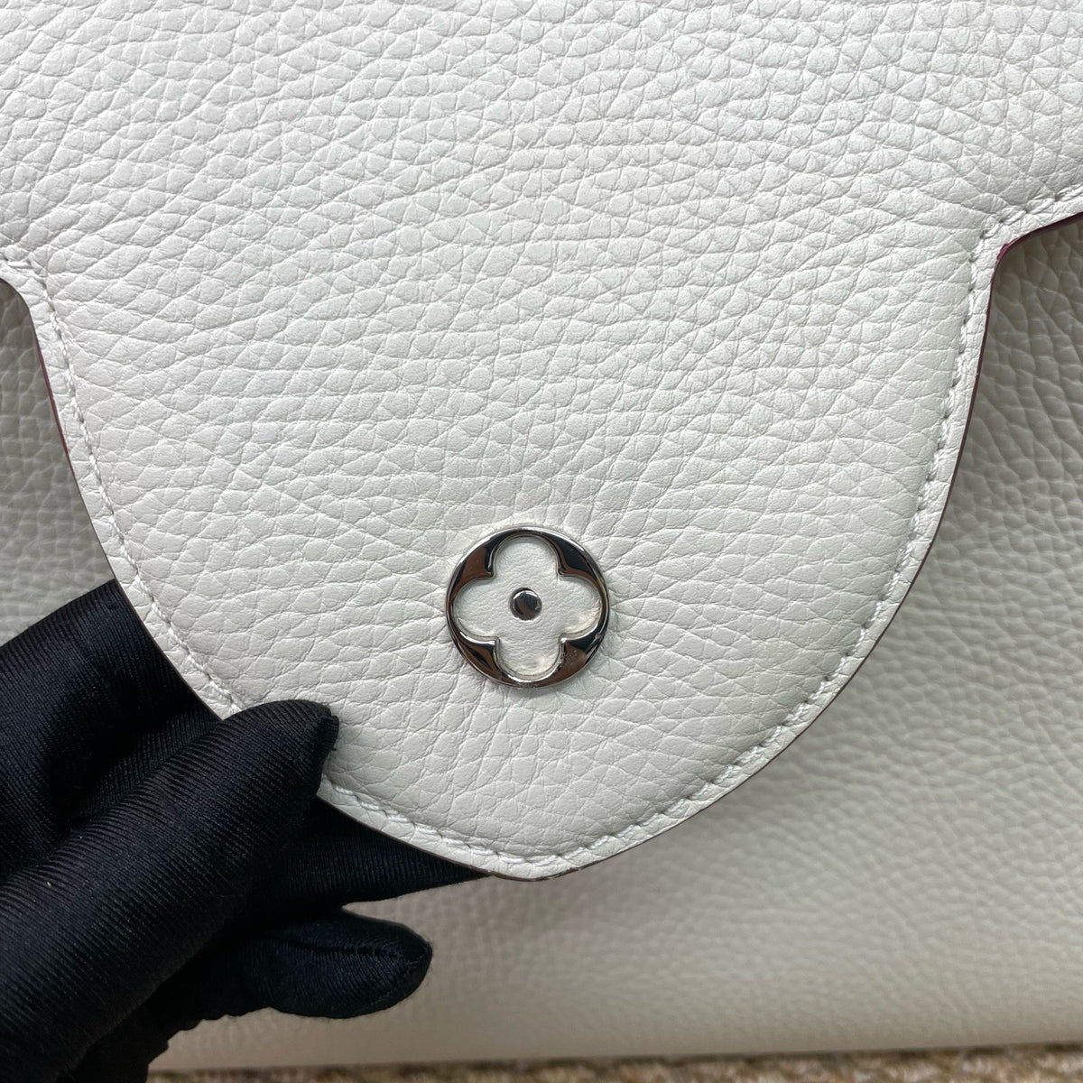 Louis Vuitton - Capucines Large - Leather - White - (large)