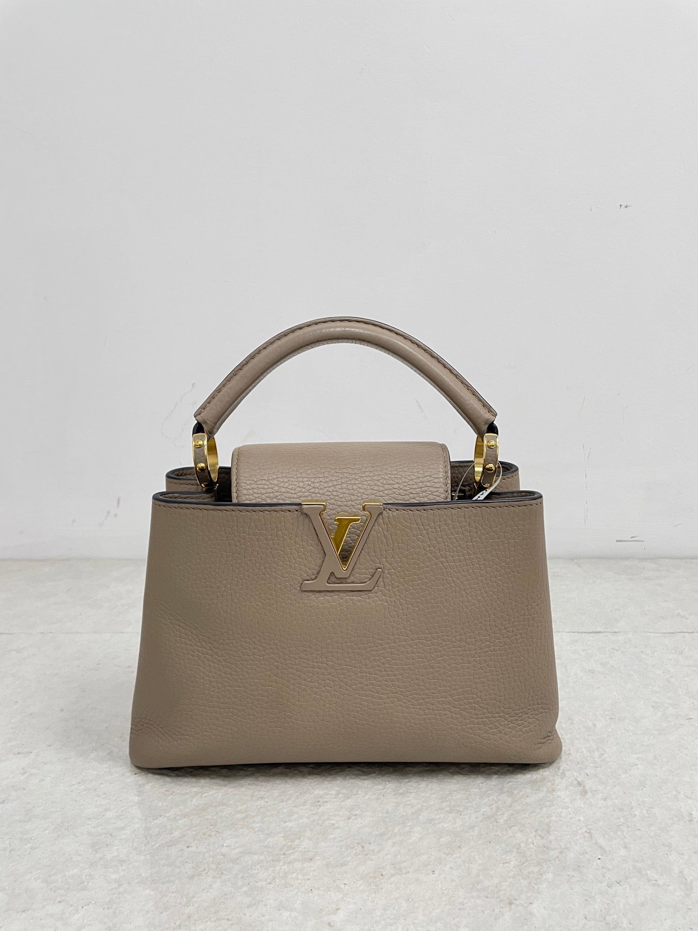 Louis Vuitton - Capucines - Leather - Beige - (medium)