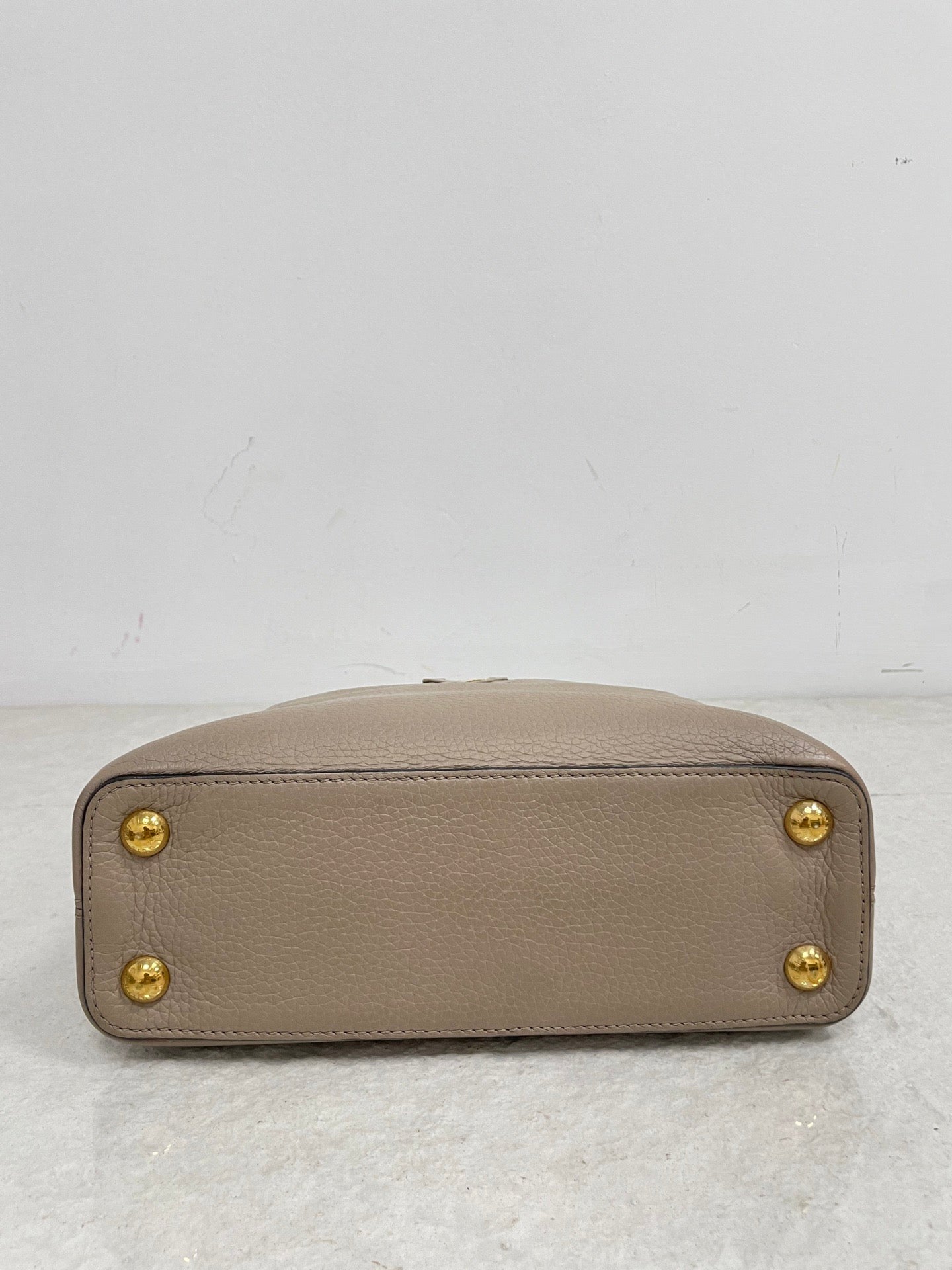 Louis Vuitton - Capucines - Leather - Beige - (medium)